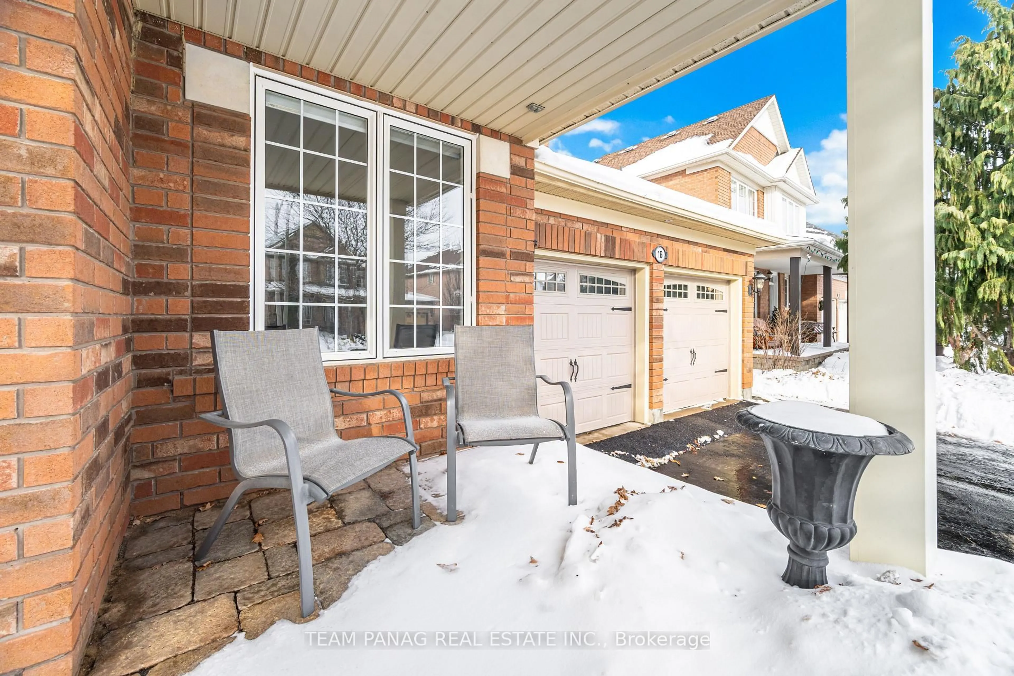 Patio, street for 16 Maltby Crt, Brampton Ontario L6P 1A5