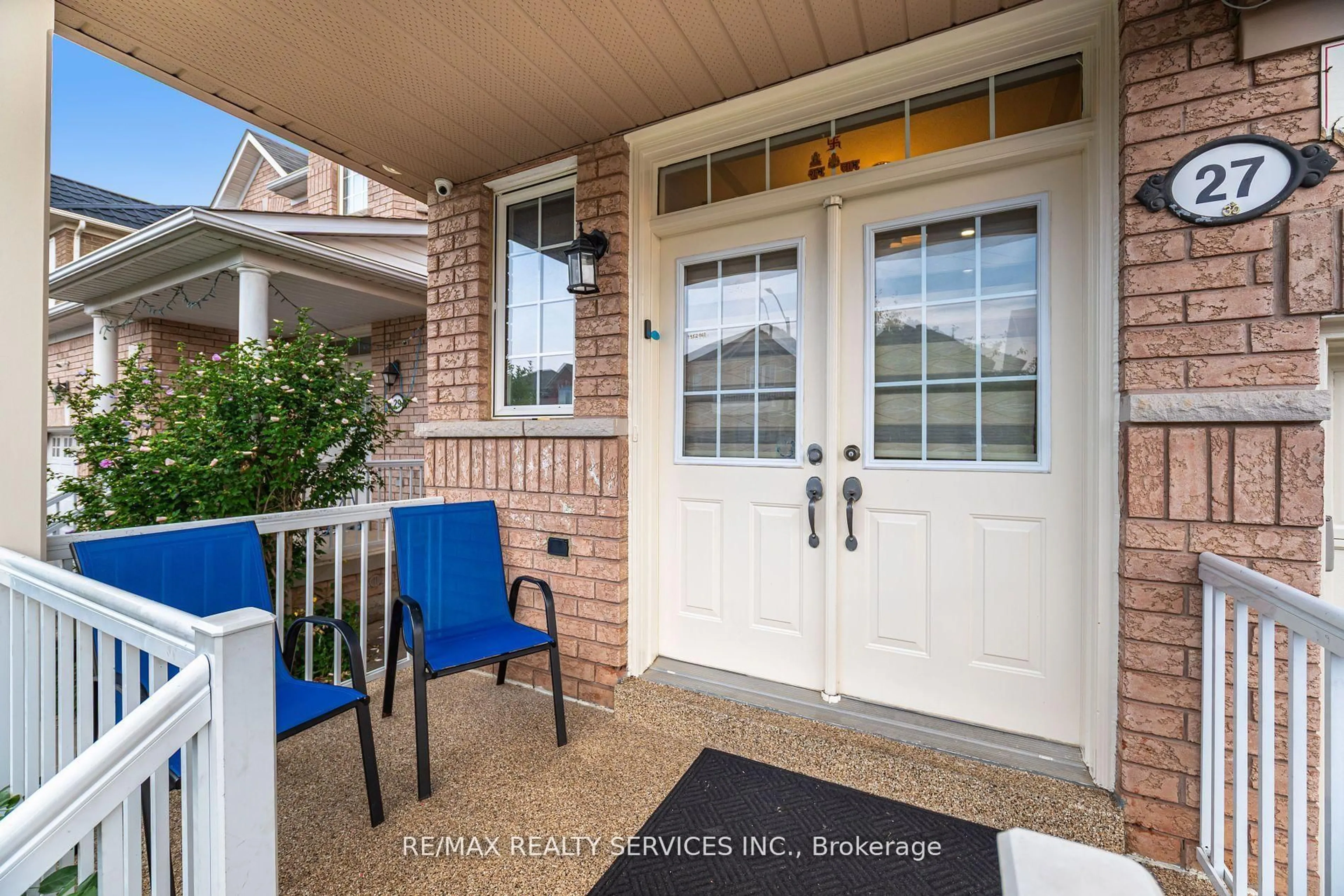 Indoor entryway for 27 Hardgate Cres, Brampton Ontario L7A 3V7