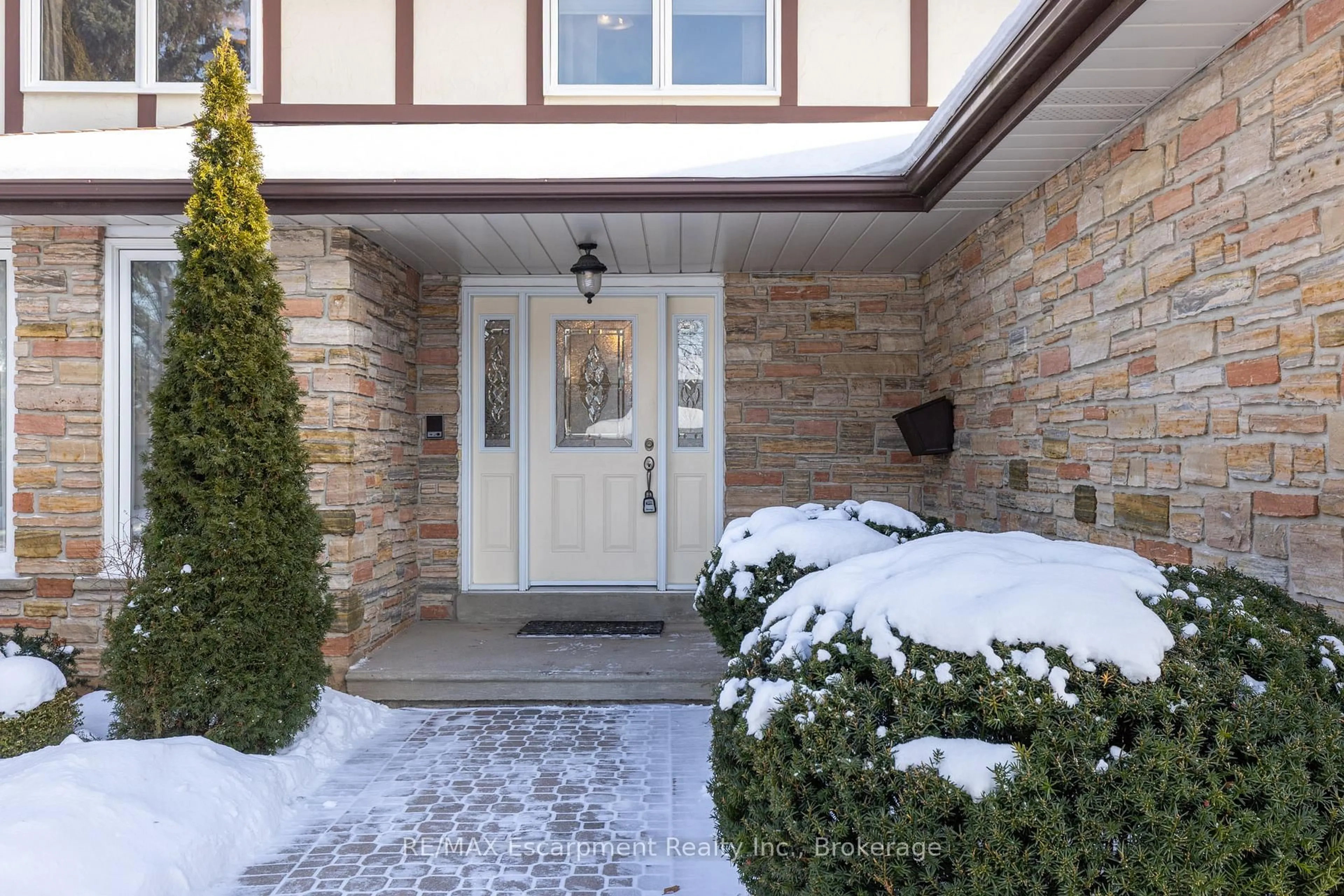 Indoor entryway for 1680 HOWAT Cres, Mississauga Ontario L5J 4G5