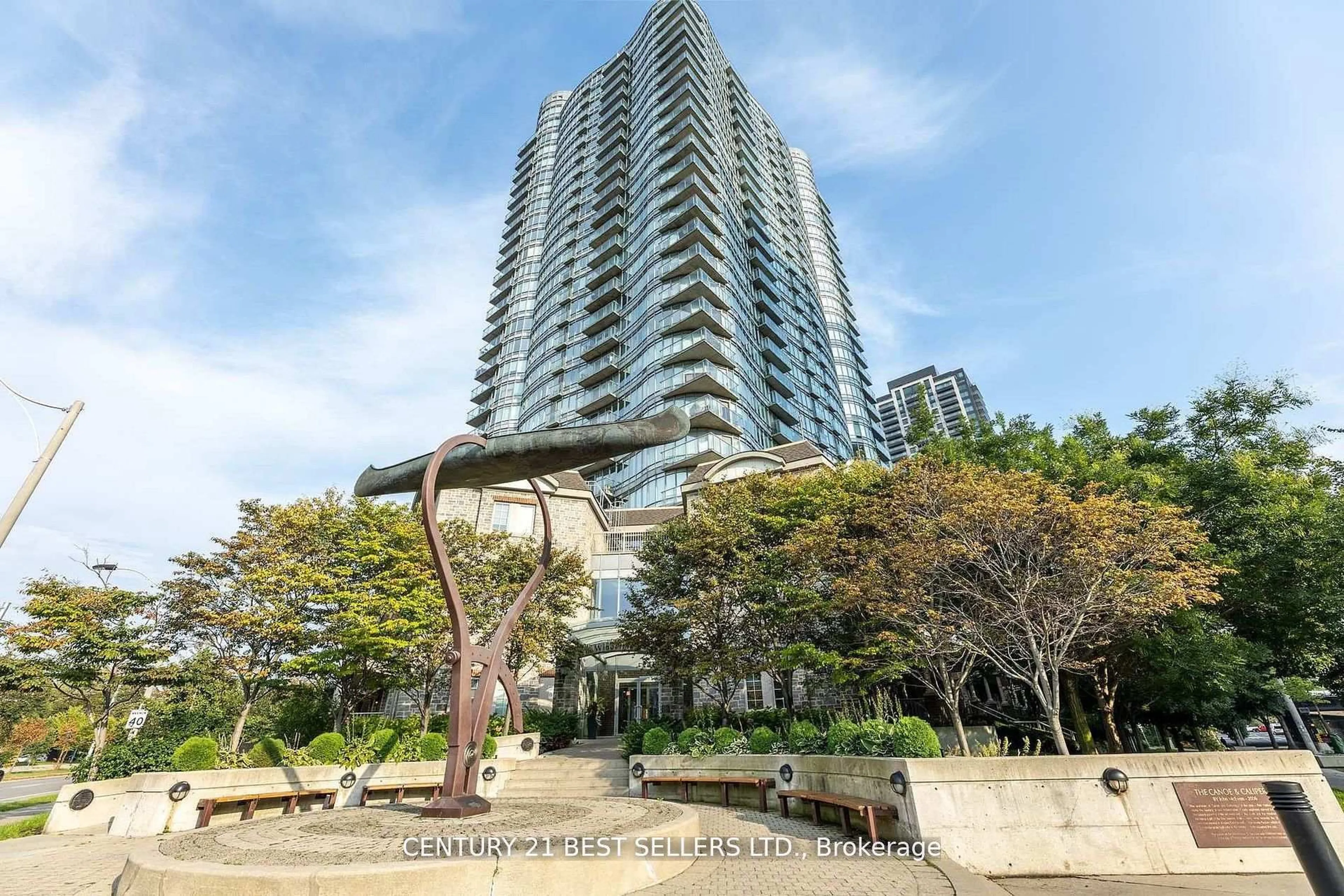 Indoor foyer for 15 Windermere Ave #609, Toronto Ontario M6S 5A2