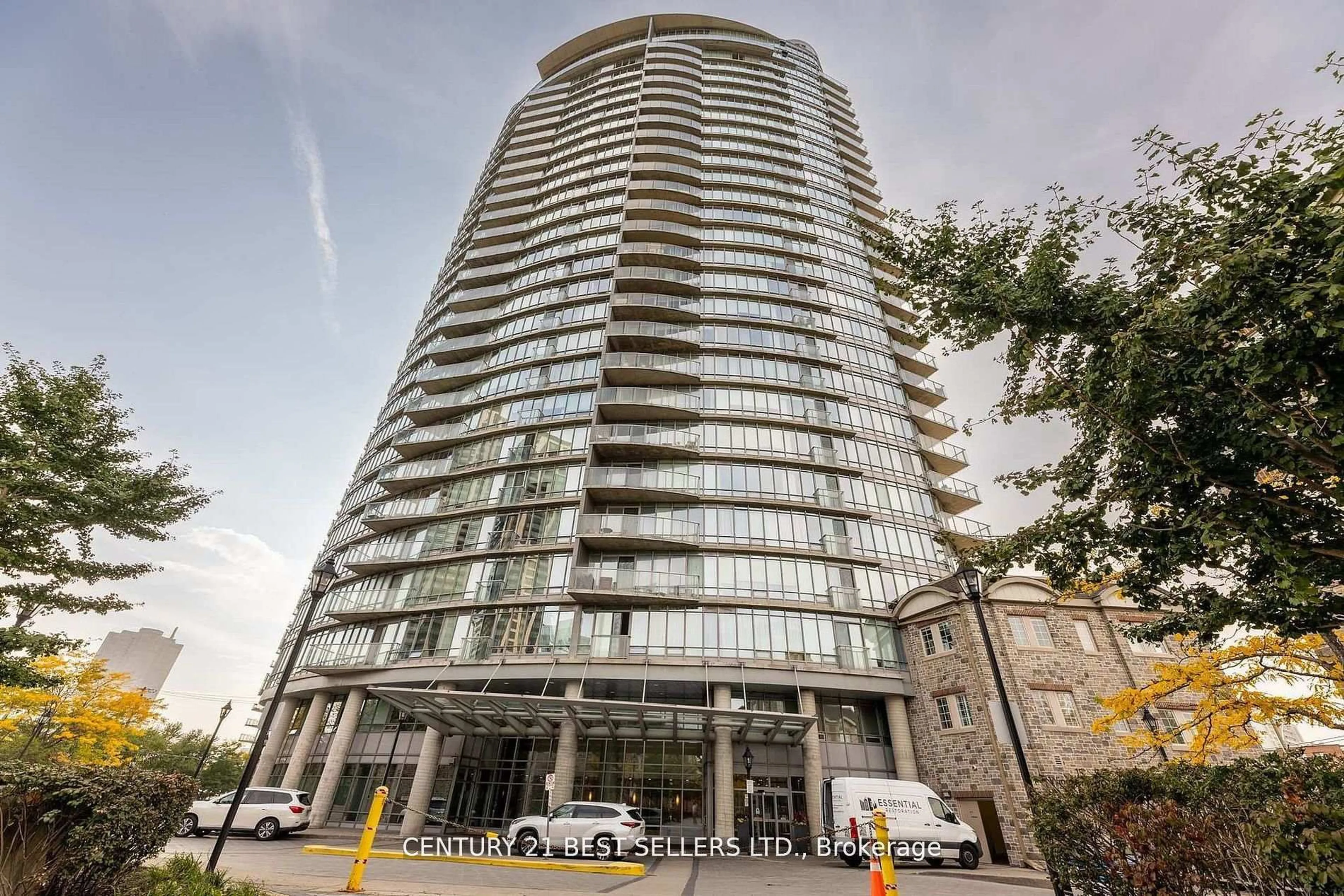 Indoor foyer for 15 Windermere Ave #609, Toronto Ontario M6S 5A2