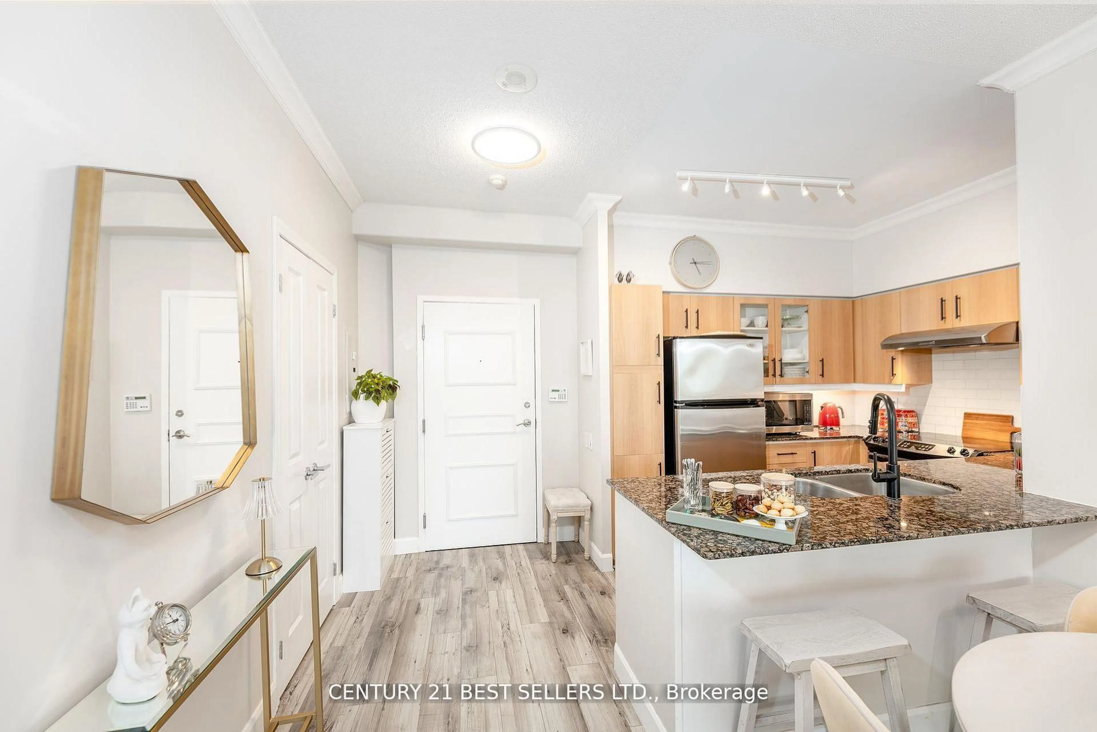 Open concept kitchen, unknown for 15 Windermere Ave #609, Toronto Ontario M6S 5A2