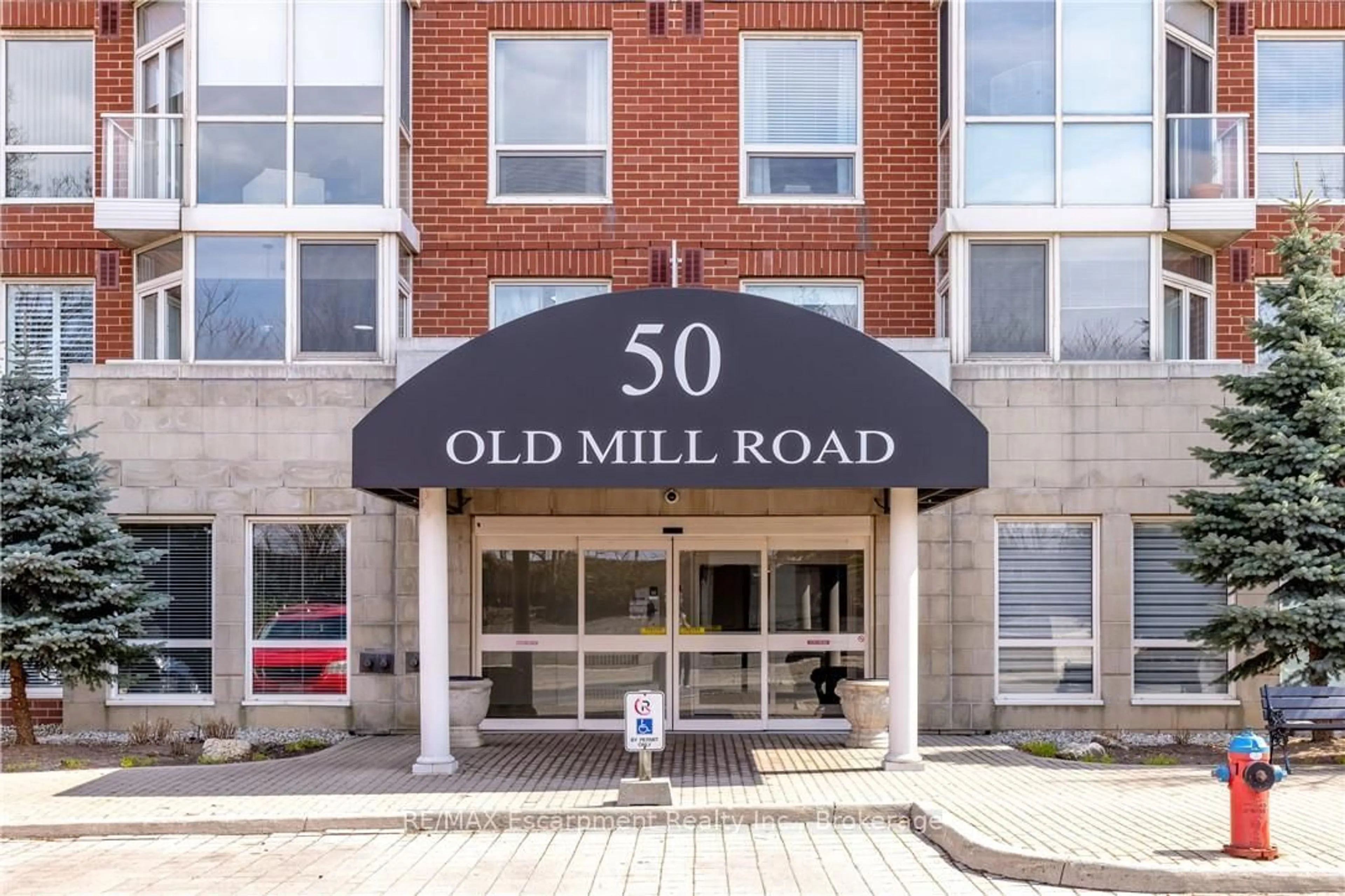 Lobby for 50 Old Mill Rd #PH8, Oakville Ontario L6J 7W1