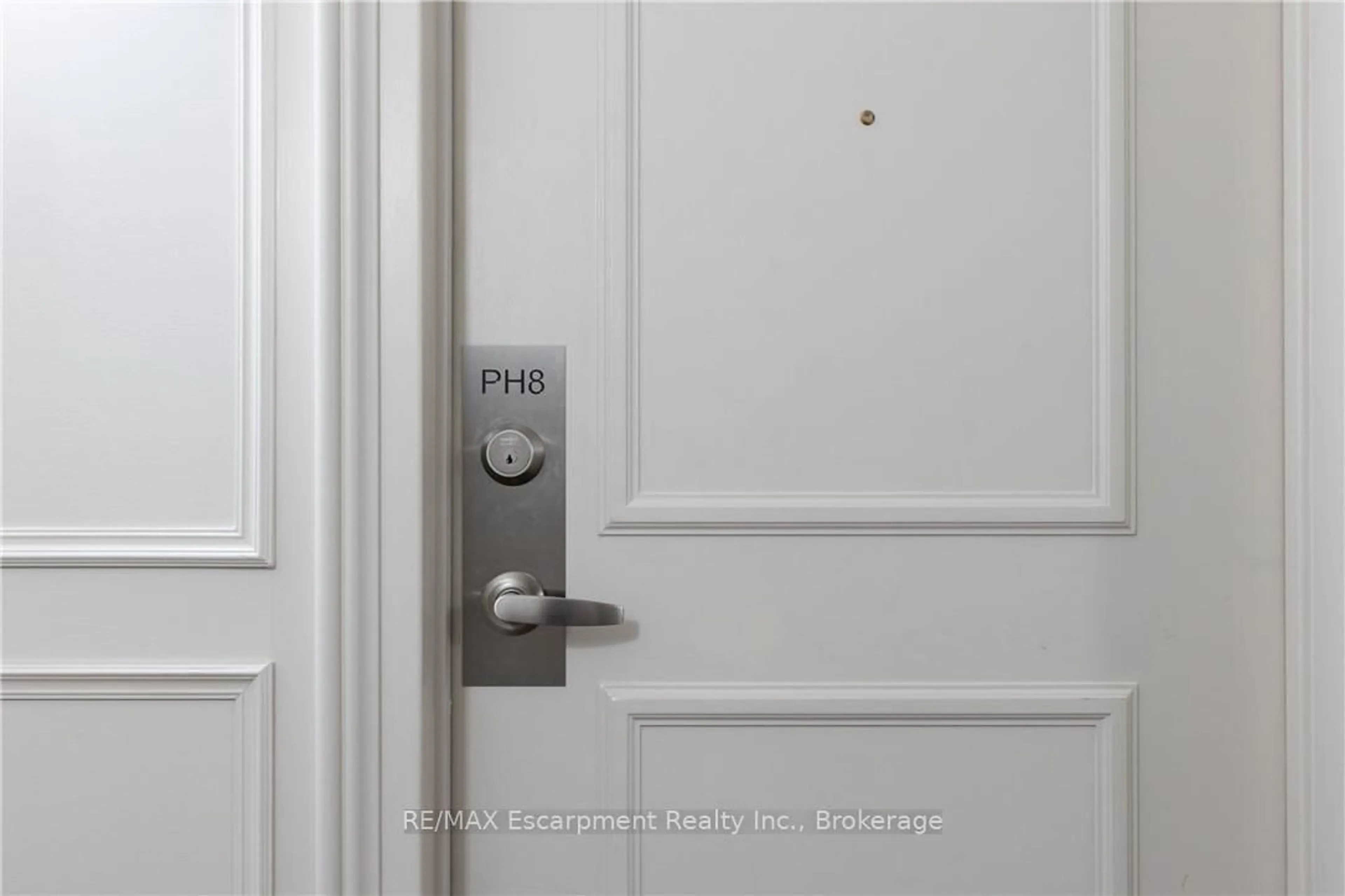 Unknown for 50 Old Mill Rd #PH8, Oakville Ontario L6J 7W1