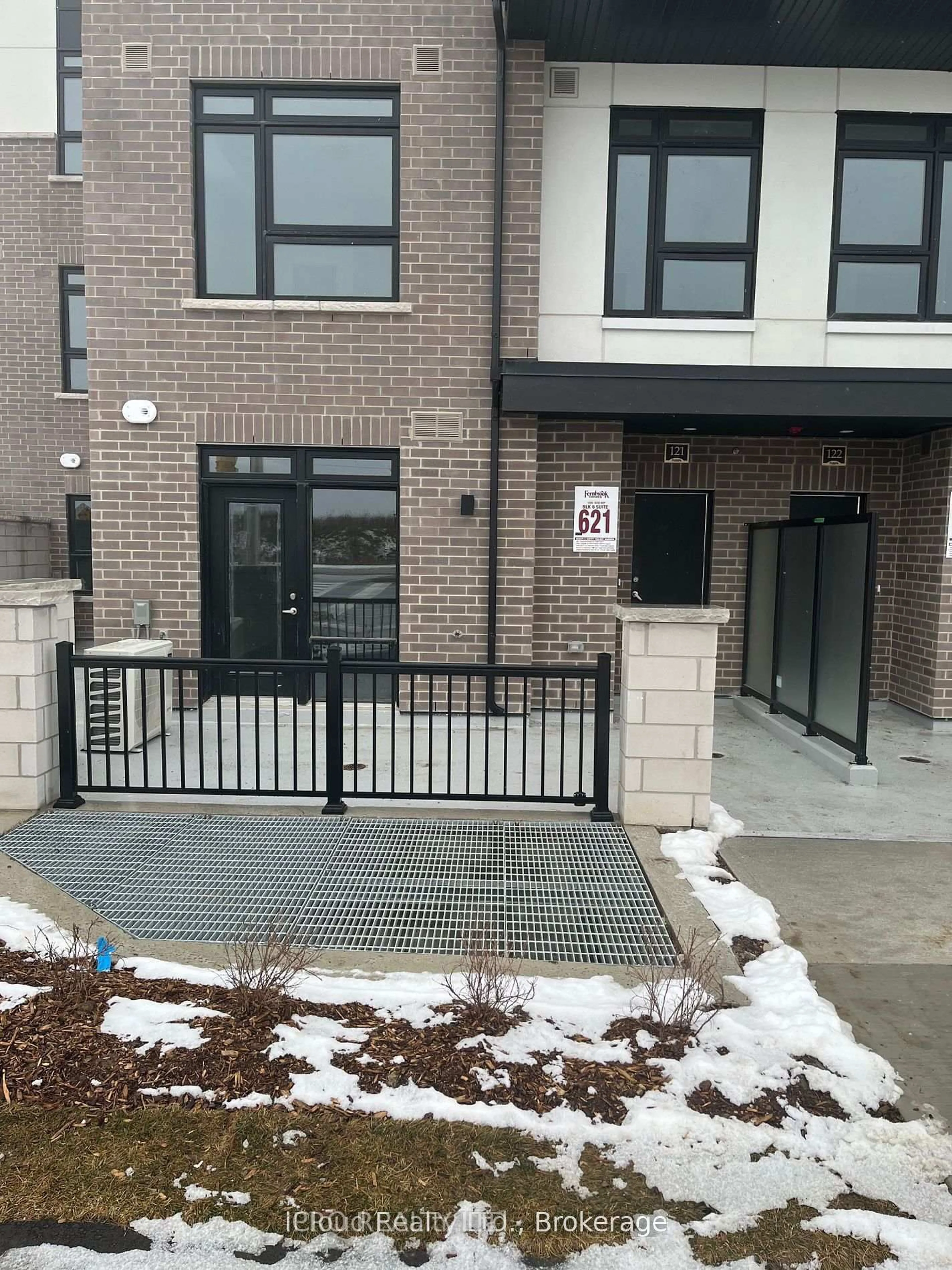 Unknown for 1585 Rose Way #121, Milton Ontario L9E 1N4