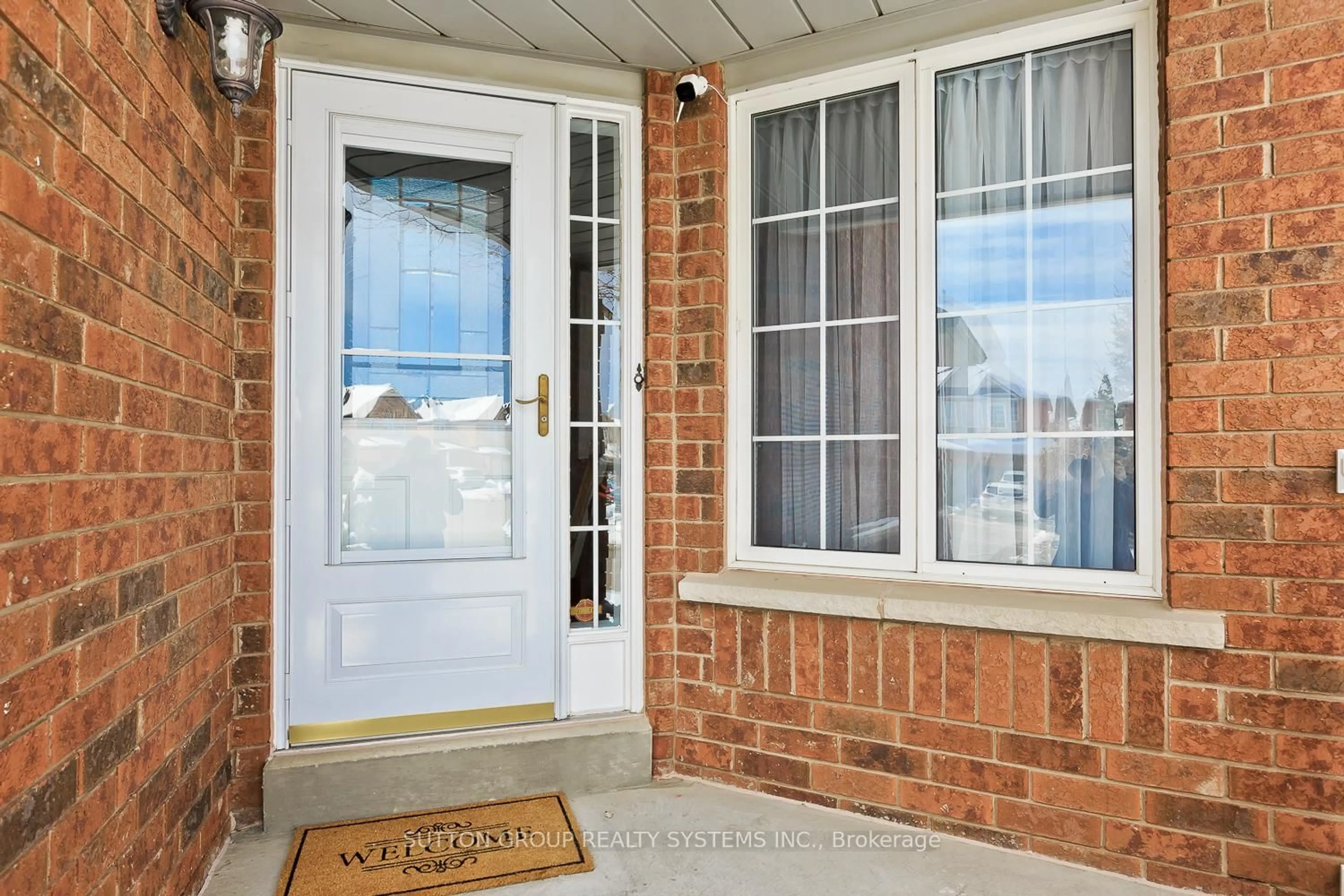 Indoor entryway for 3945 Foxwood Ave, Mississauga Ontario L5N 7V4