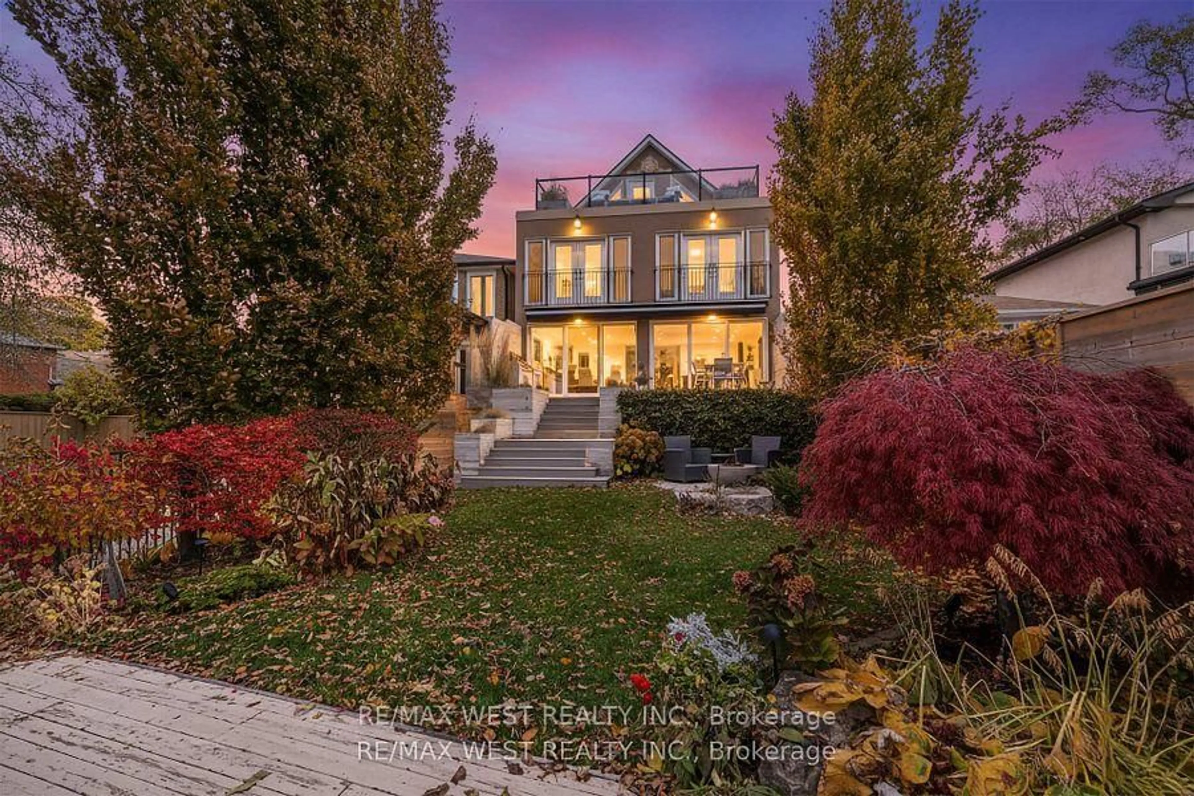 A pic from outside/outdoor area/front of a property/back of a property/a pic from drone, street for 5 Eleventh St, Toronto Ontario M8V 2G2