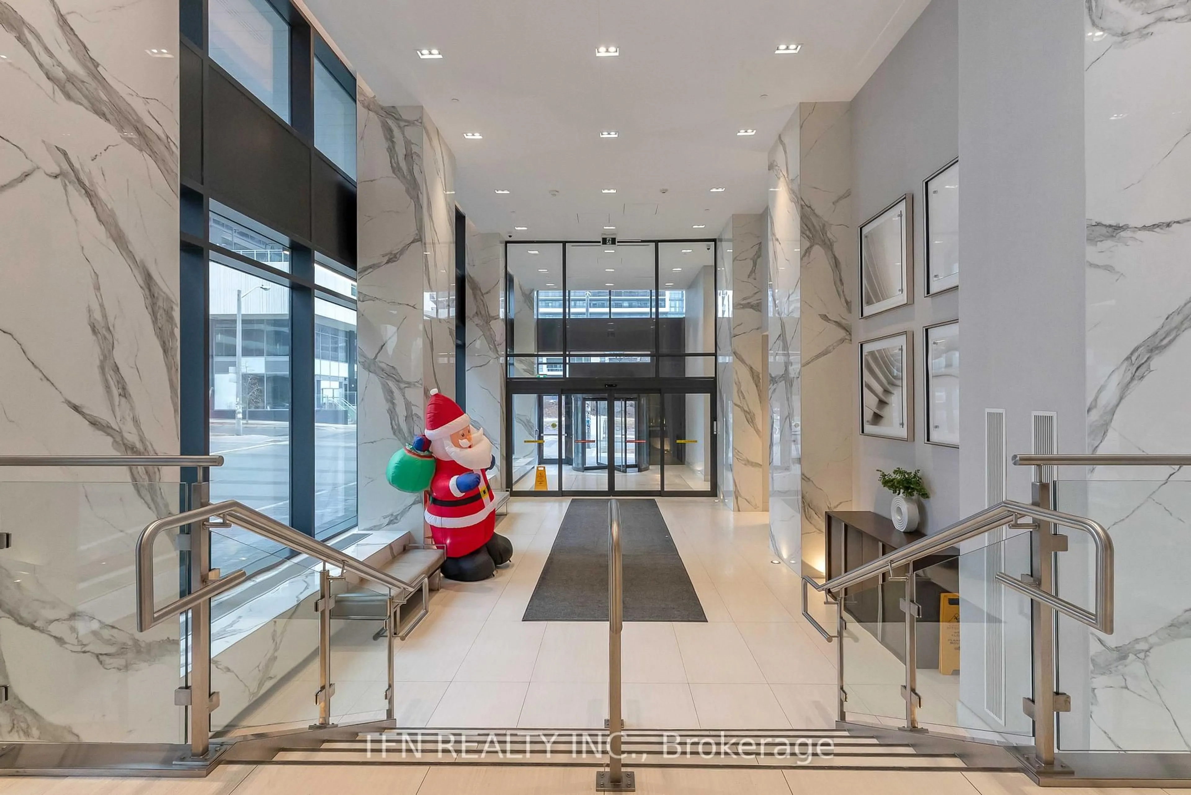 Indoor foyer for 20 Shore Breeze Dr #3107, Toronto Ontario M8V 0C7