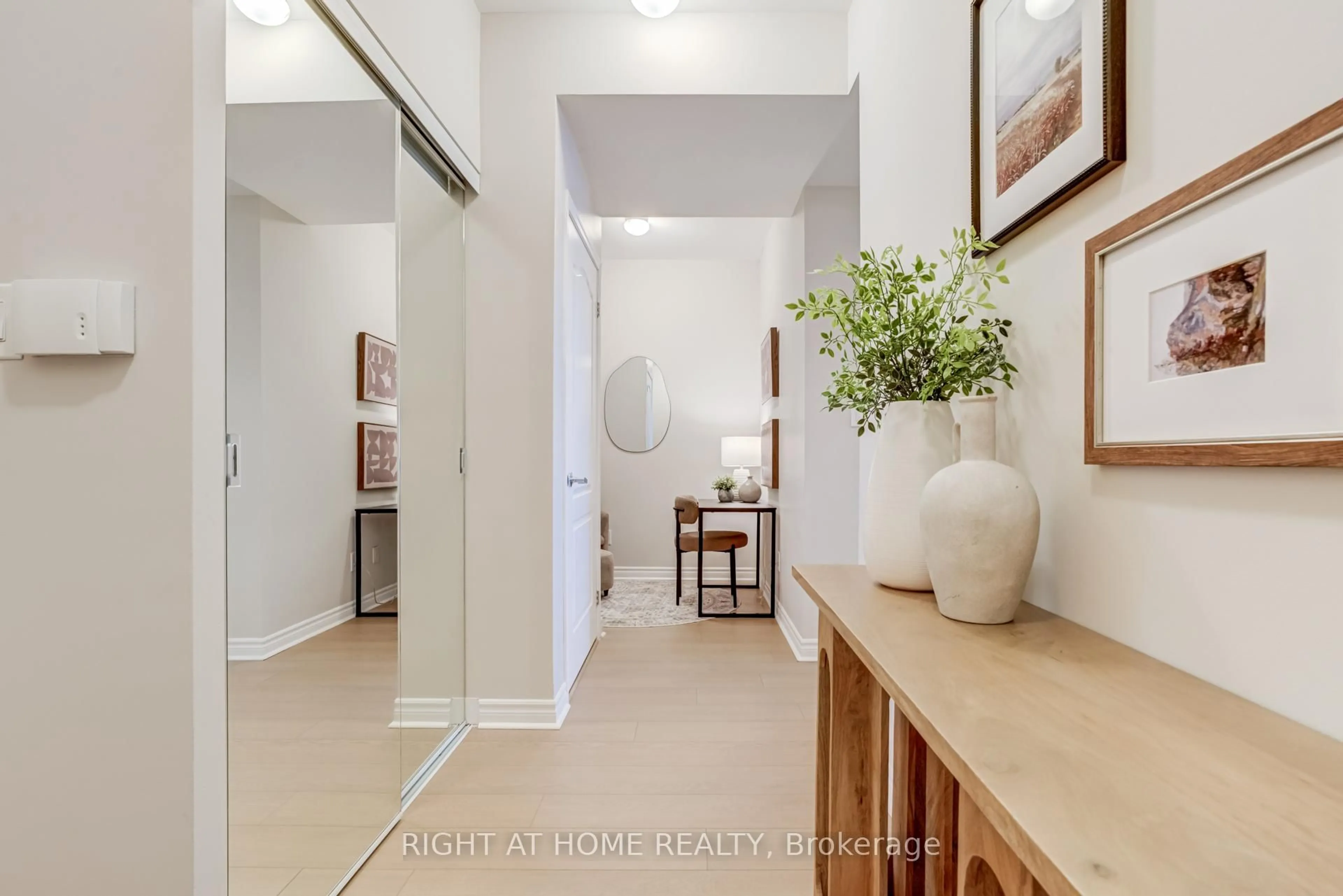 Indoor entryway for 3865 Lake Shore Blvd #307, Toronto Ontario M8W 0A2