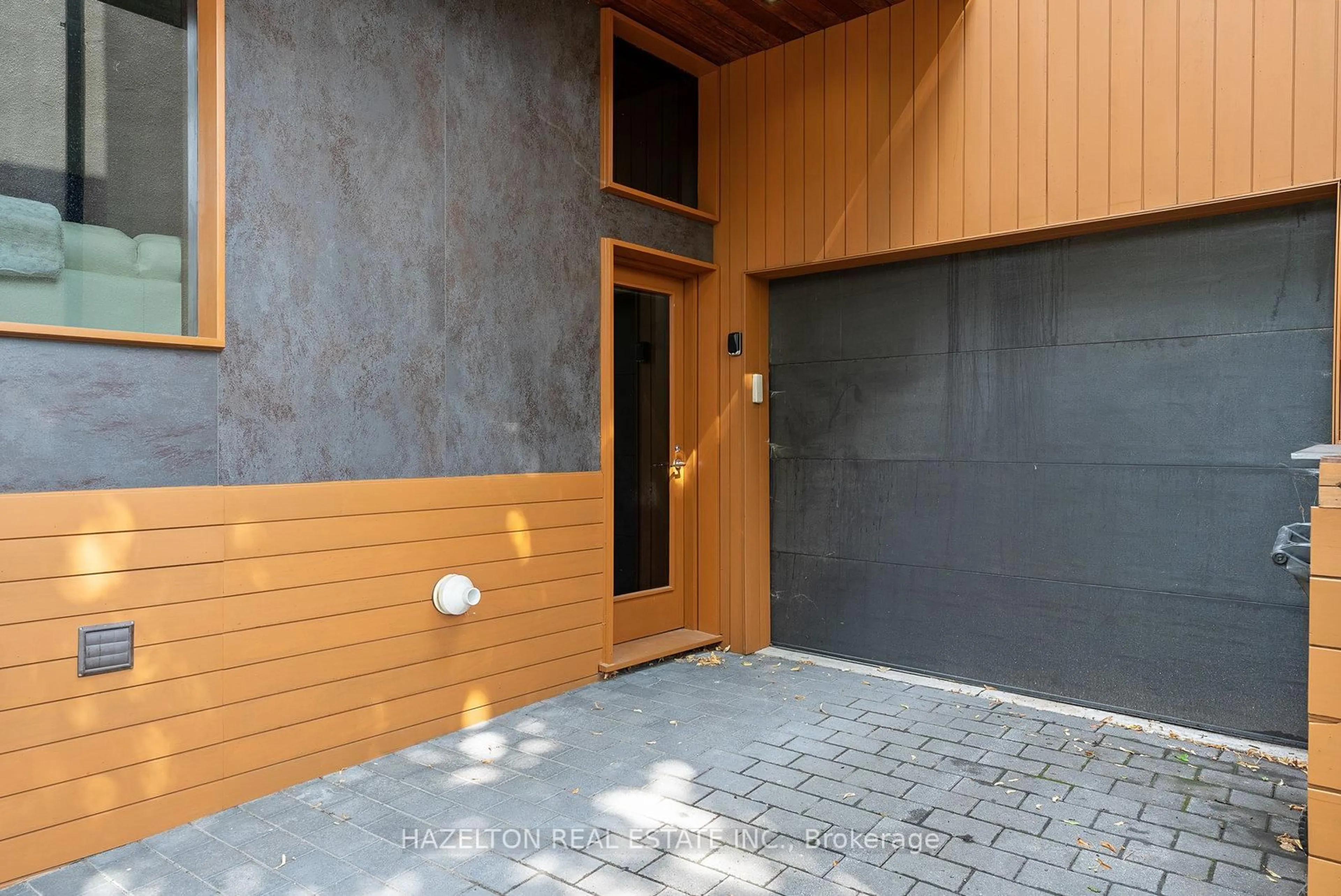 Unknown for 32 Regal Rd, Toronto Ontario M6H 2J7