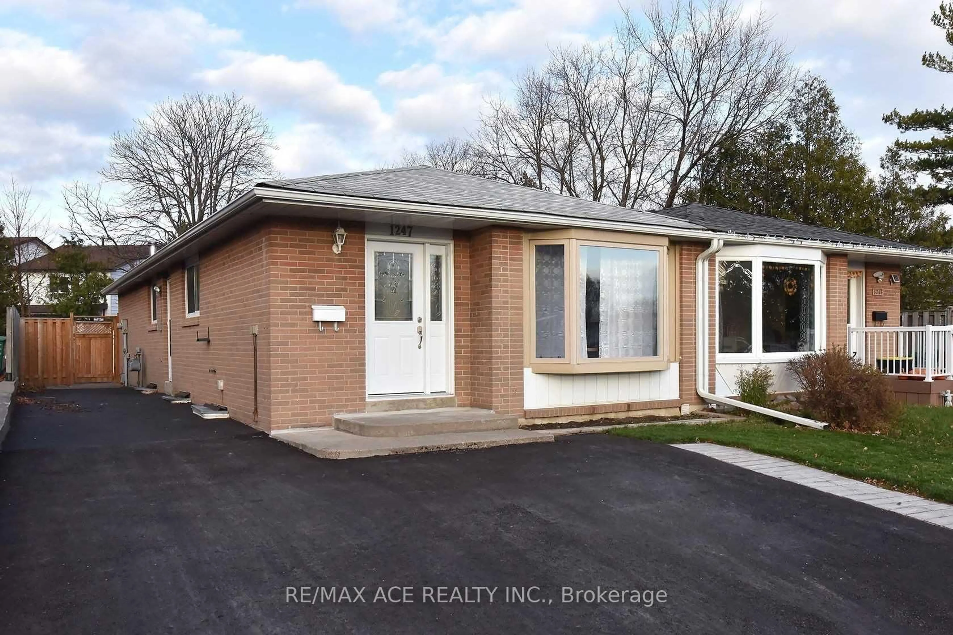 Home with brick exterior material, street for 1247 Playford Rd, Mississauga Ontario L5J 3V9