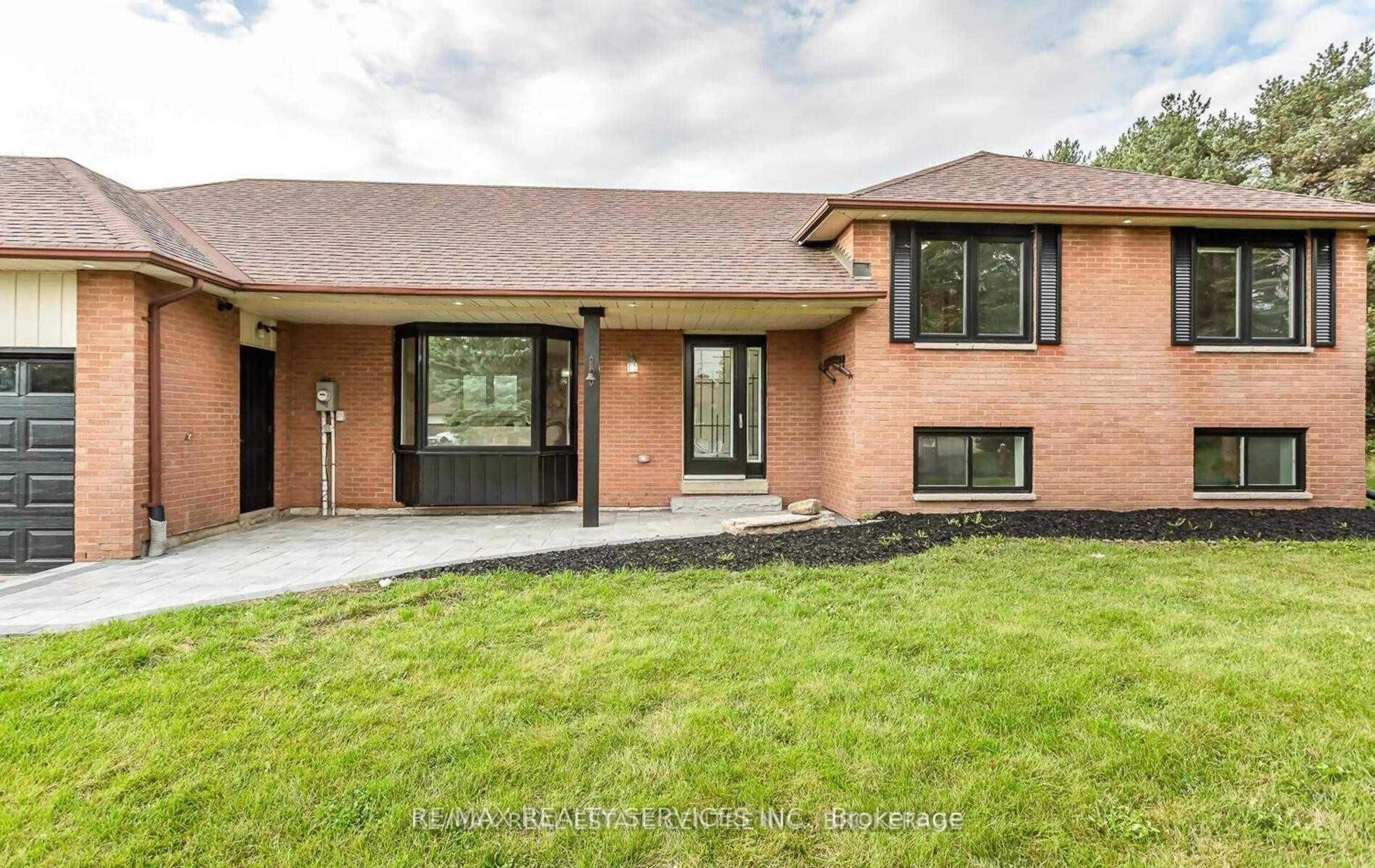 Home with brick exterior material, street for 4 Blue Horizon Crt, Caledon Ontario L7K 0V1