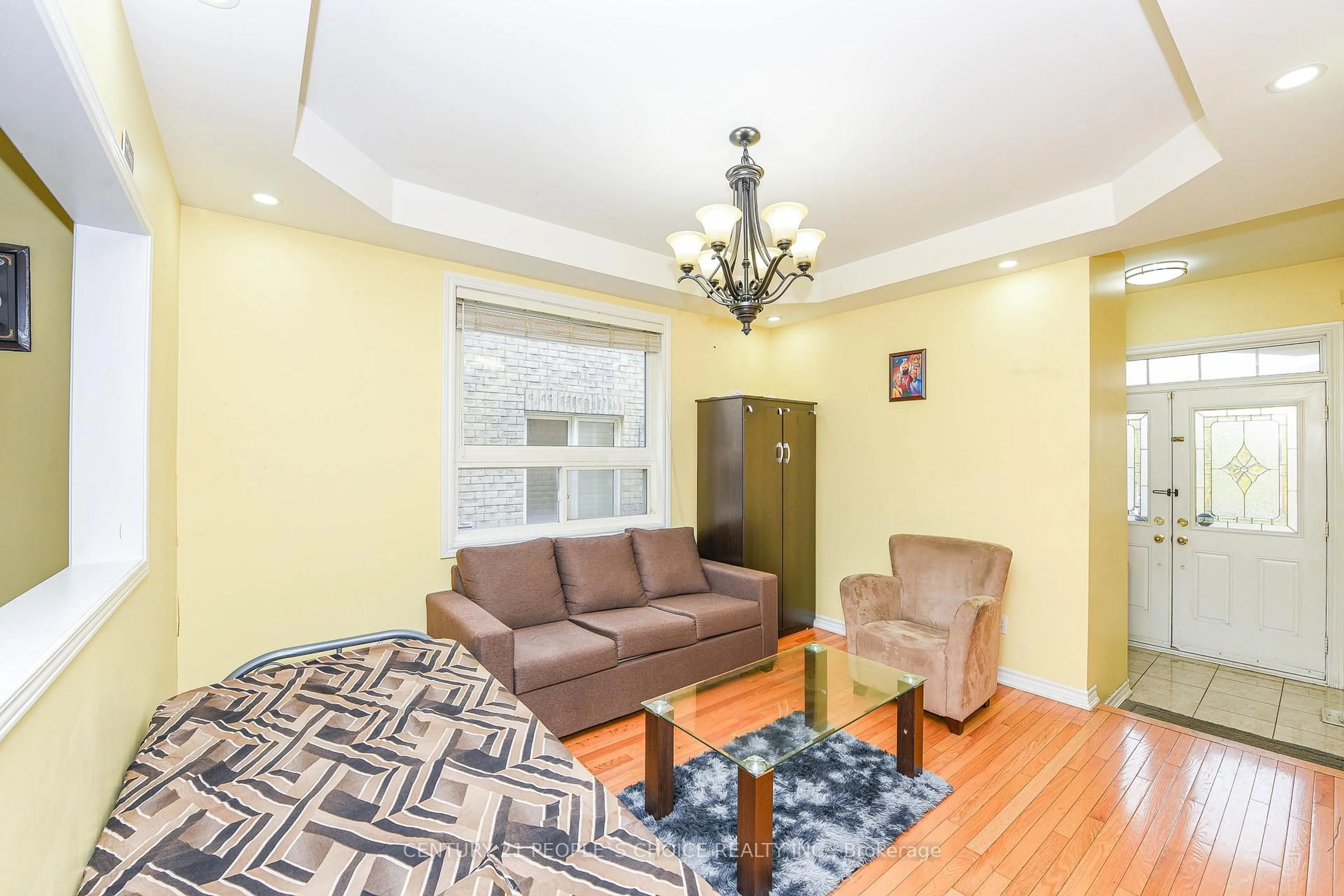 Living room with furniture, unknown for 50 Severin St, Brampton Ontario L6R 0P3