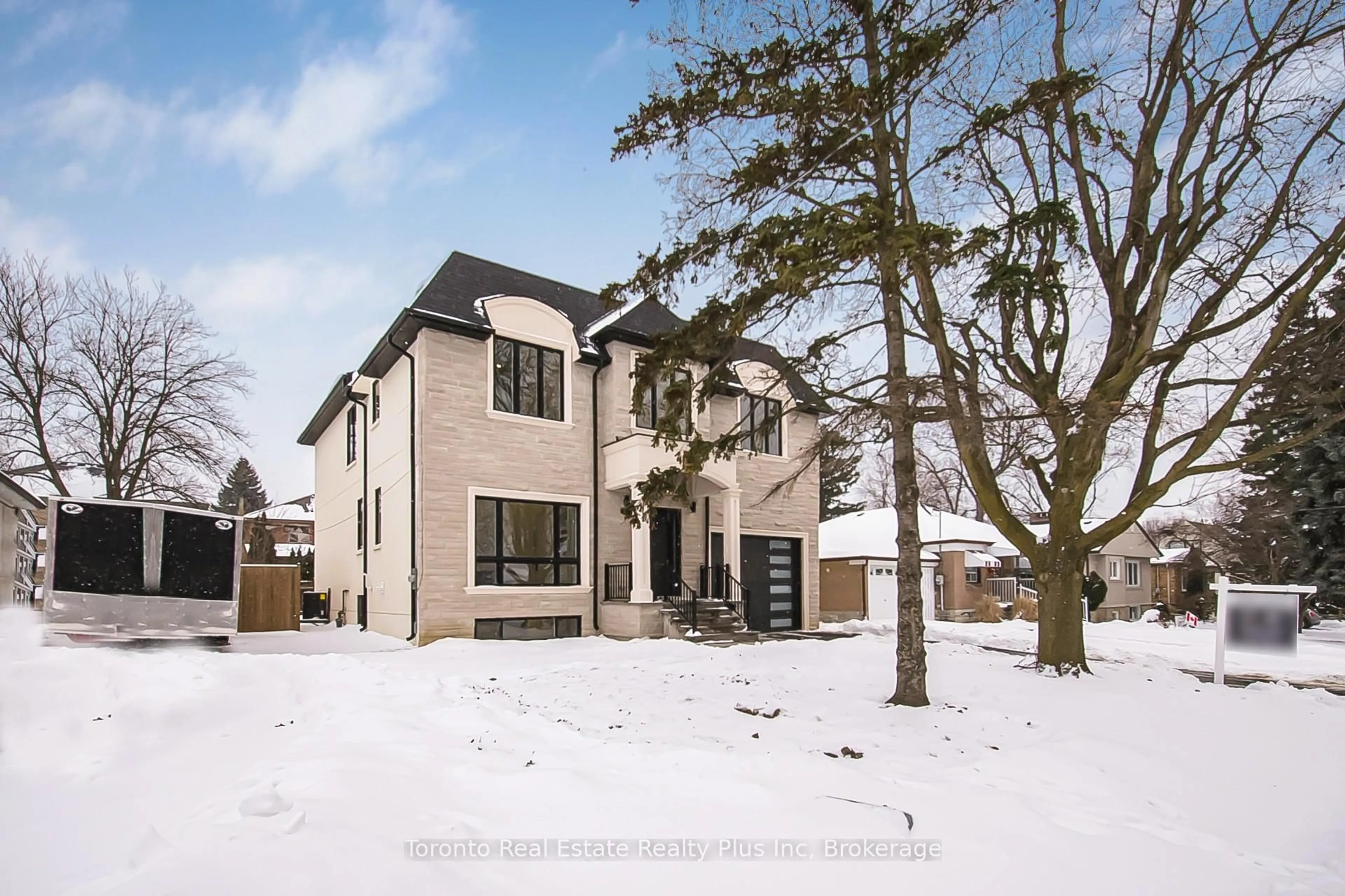 A pic from outside/outdoor area/front of a property/back of a property/a pic from drone, street for 25 Cronin Dr, Toronto Ontario M9B 4T7