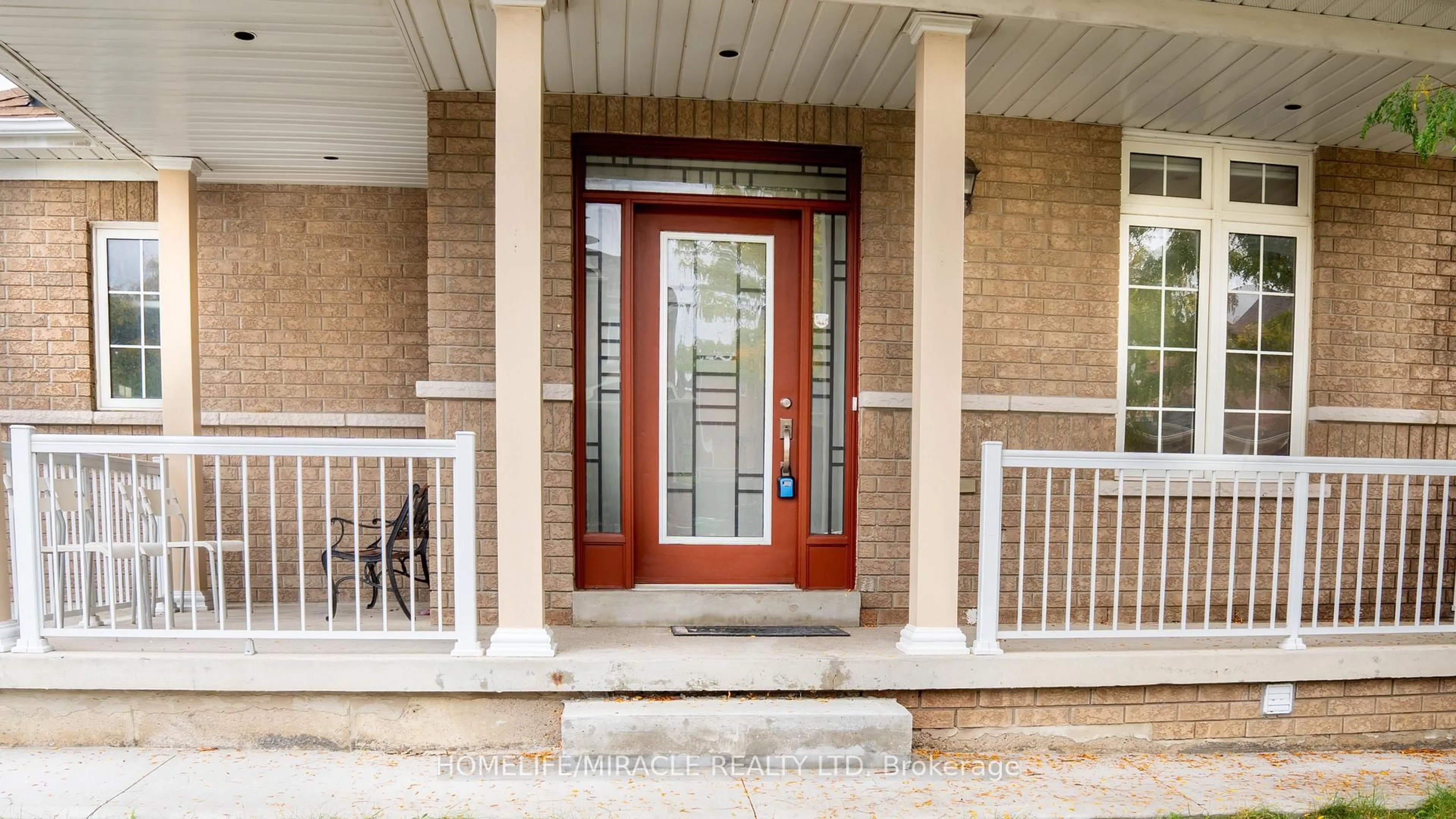 Indoor entryway for 37 Calm Waters Cres, Brampton Ontario L6V 4R9