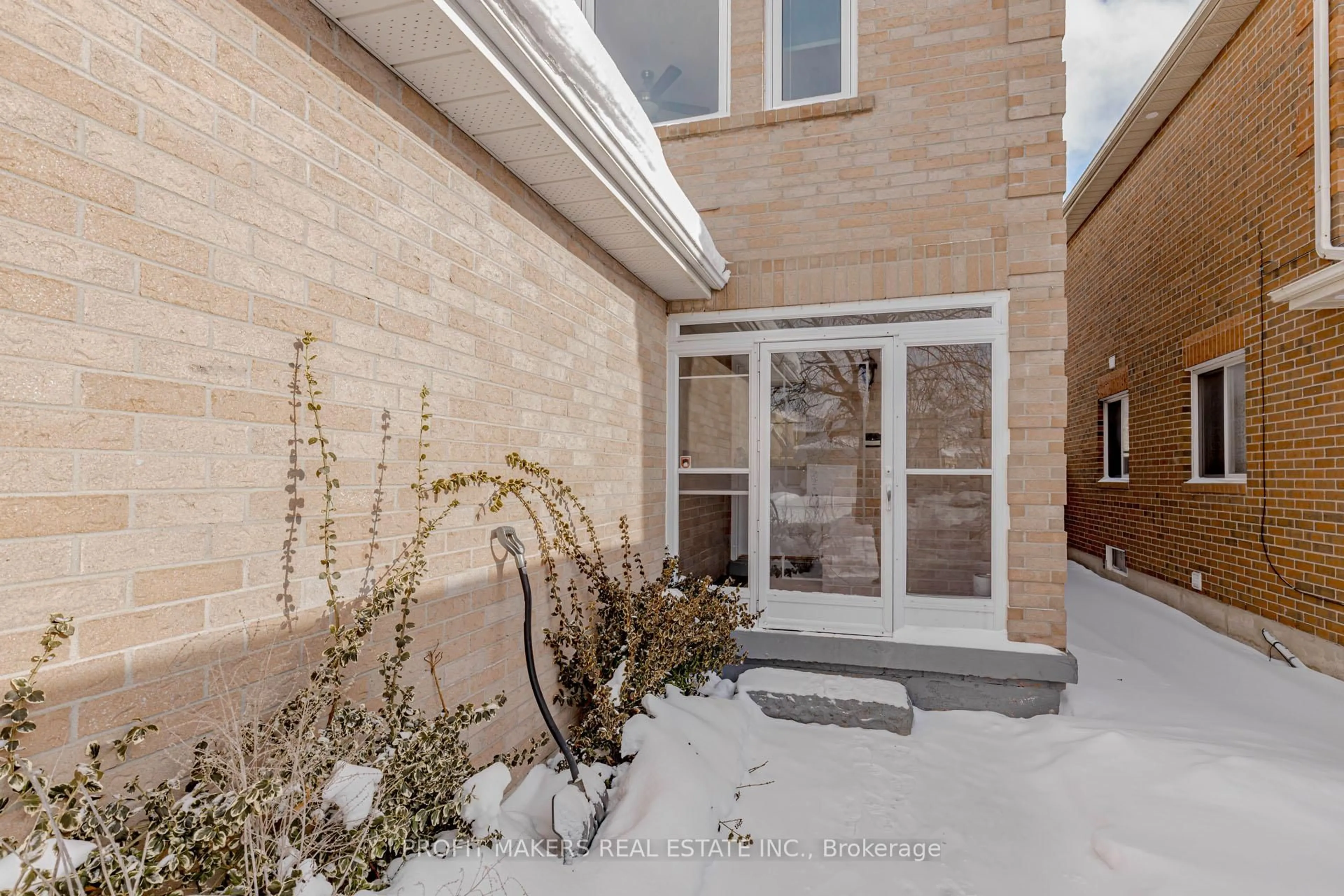 Unknown for 35 Letty Ave, Brampton Ontario L6Y 4T3