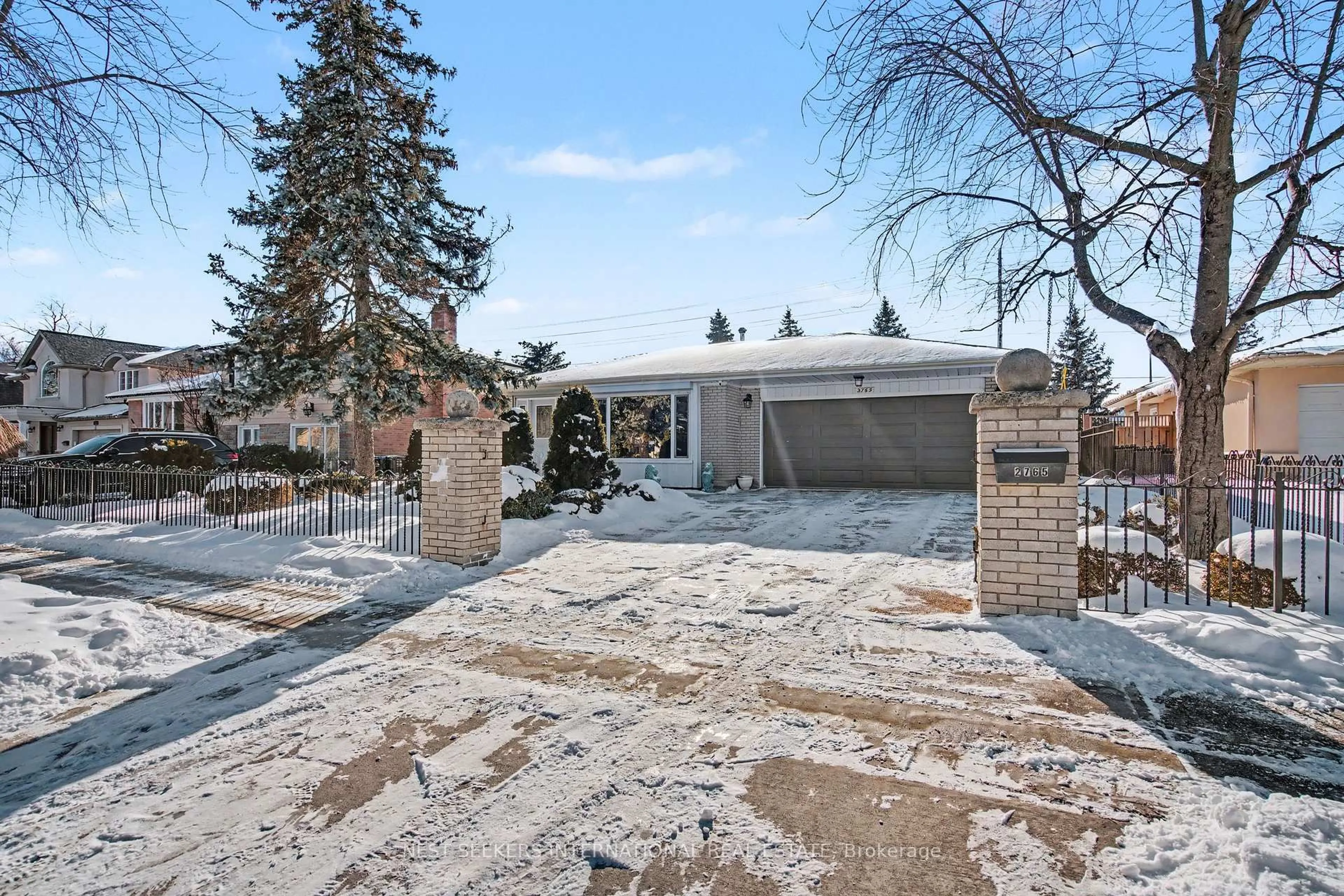 Unknown for 2765 Bushland Cres, Mississauga Ontario L5J 1X8