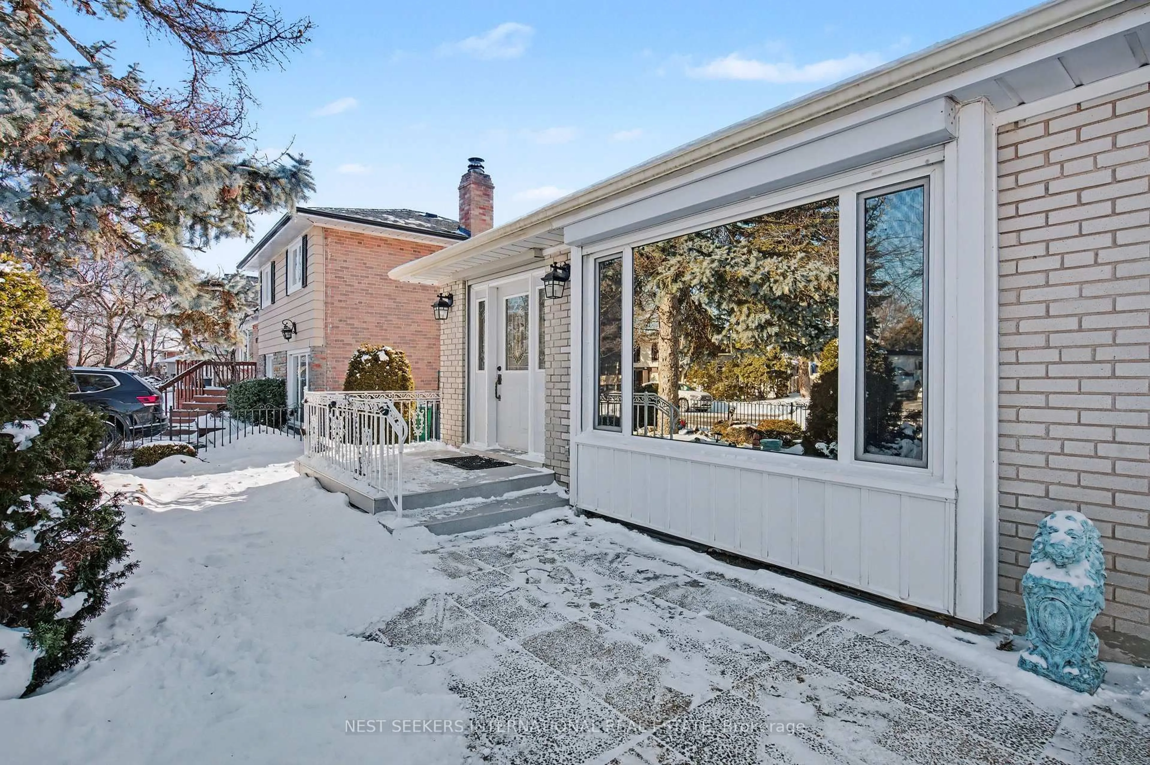 Unknown for 2765 Bushland Cres, Mississauga Ontario L5J 1X8