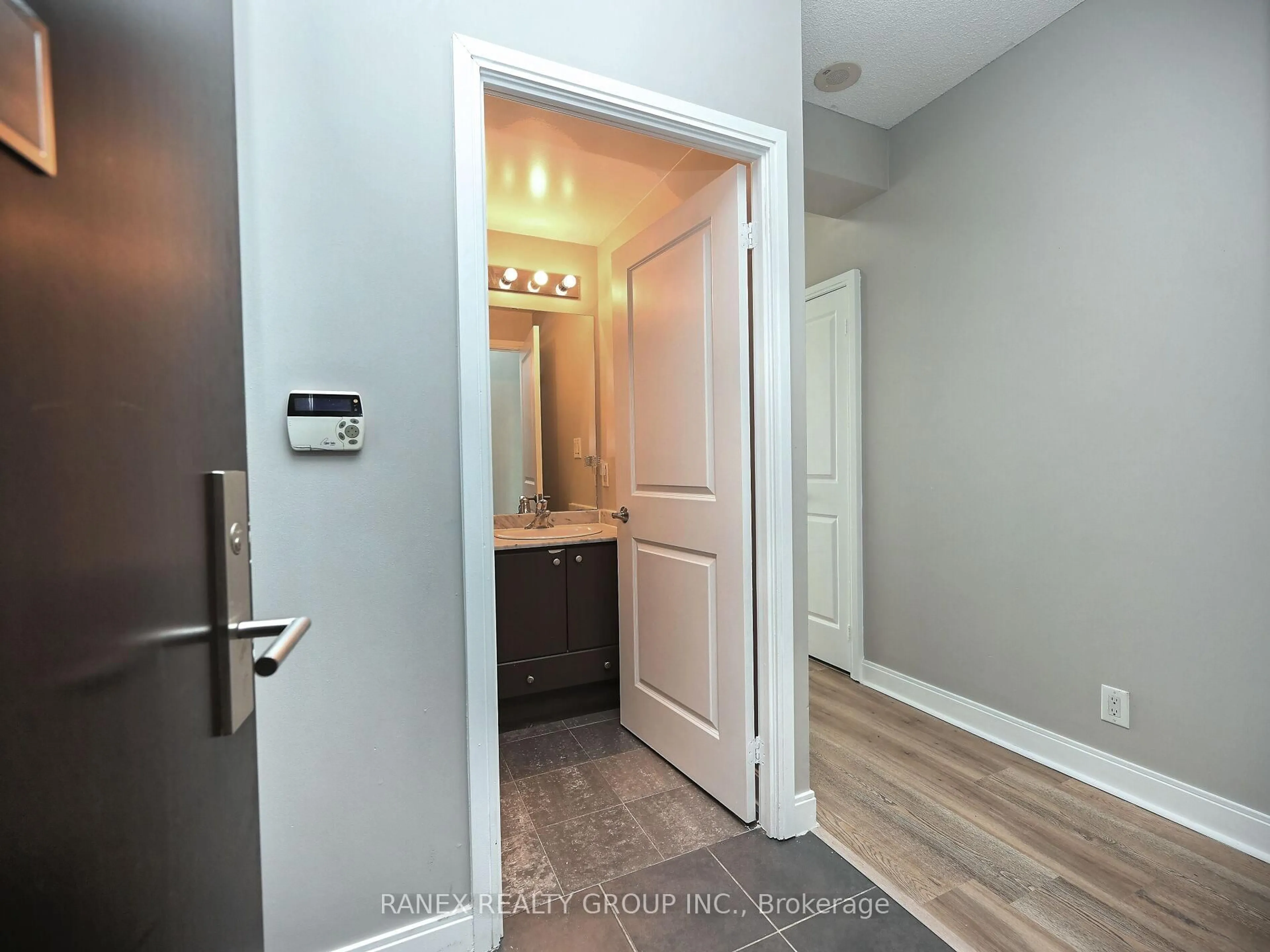 Indoor entryway for 50 Absolute Ave #3604, Mississauga Ontario L4Z 0A8