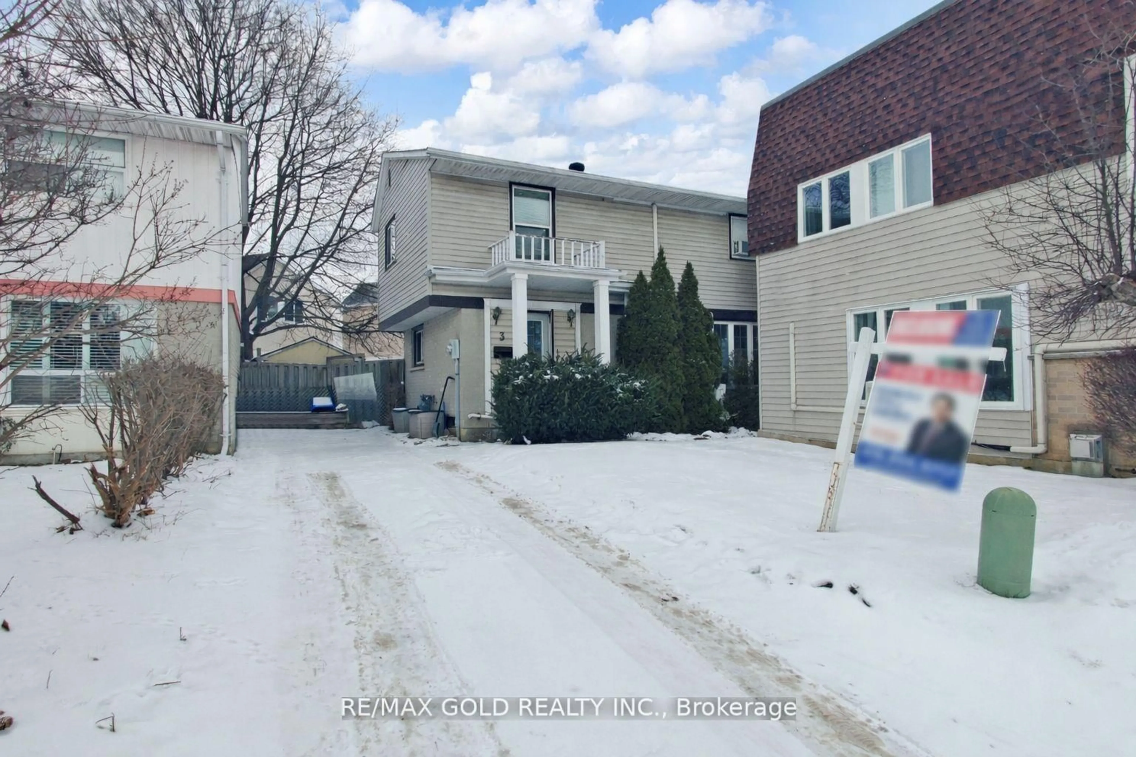 Unknown for 3 Hemlark Crt, Brampton Ontario L6S 2B7