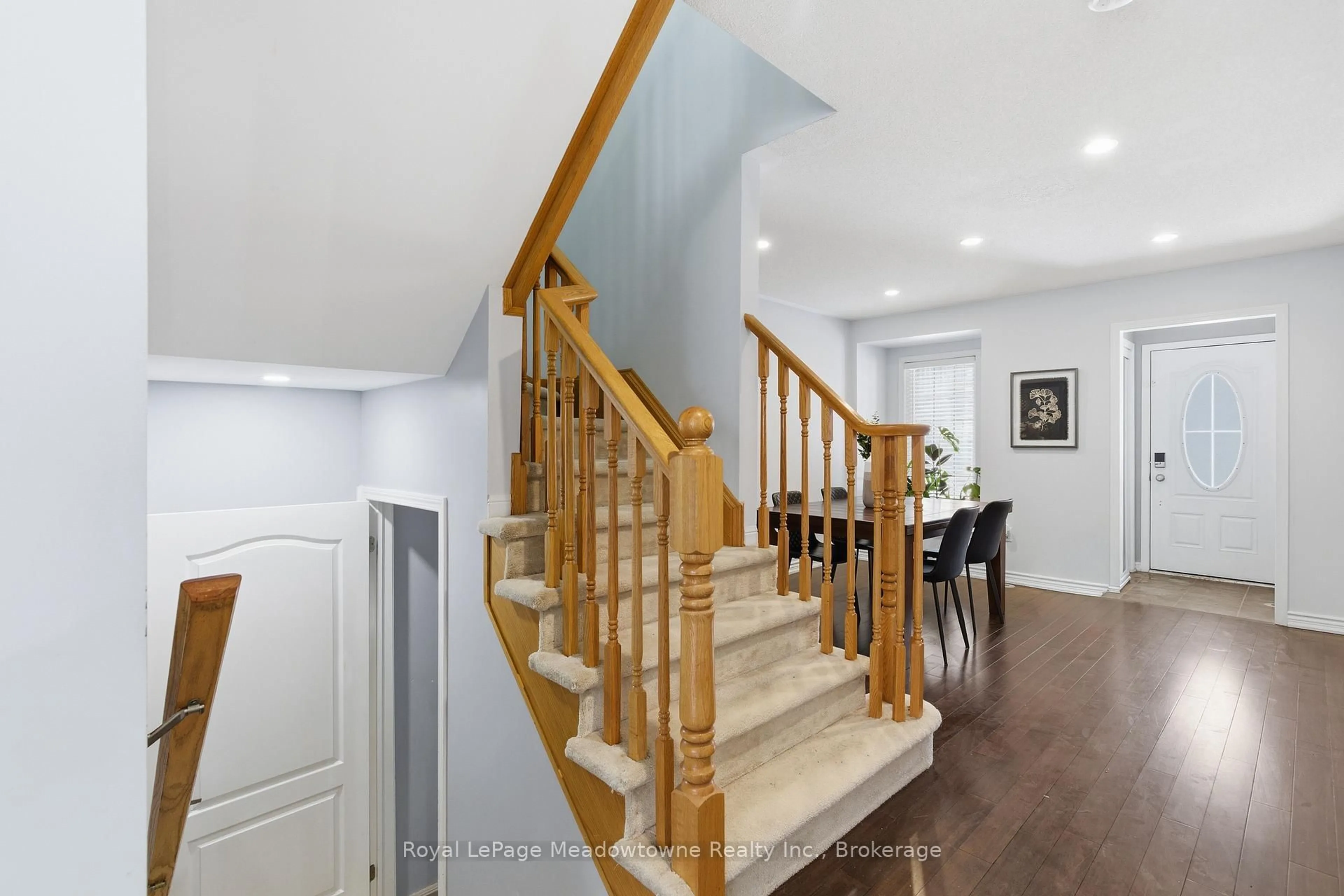 Unknown for 851 GIFFORD Cres, Milton Ontario L9T 0L2