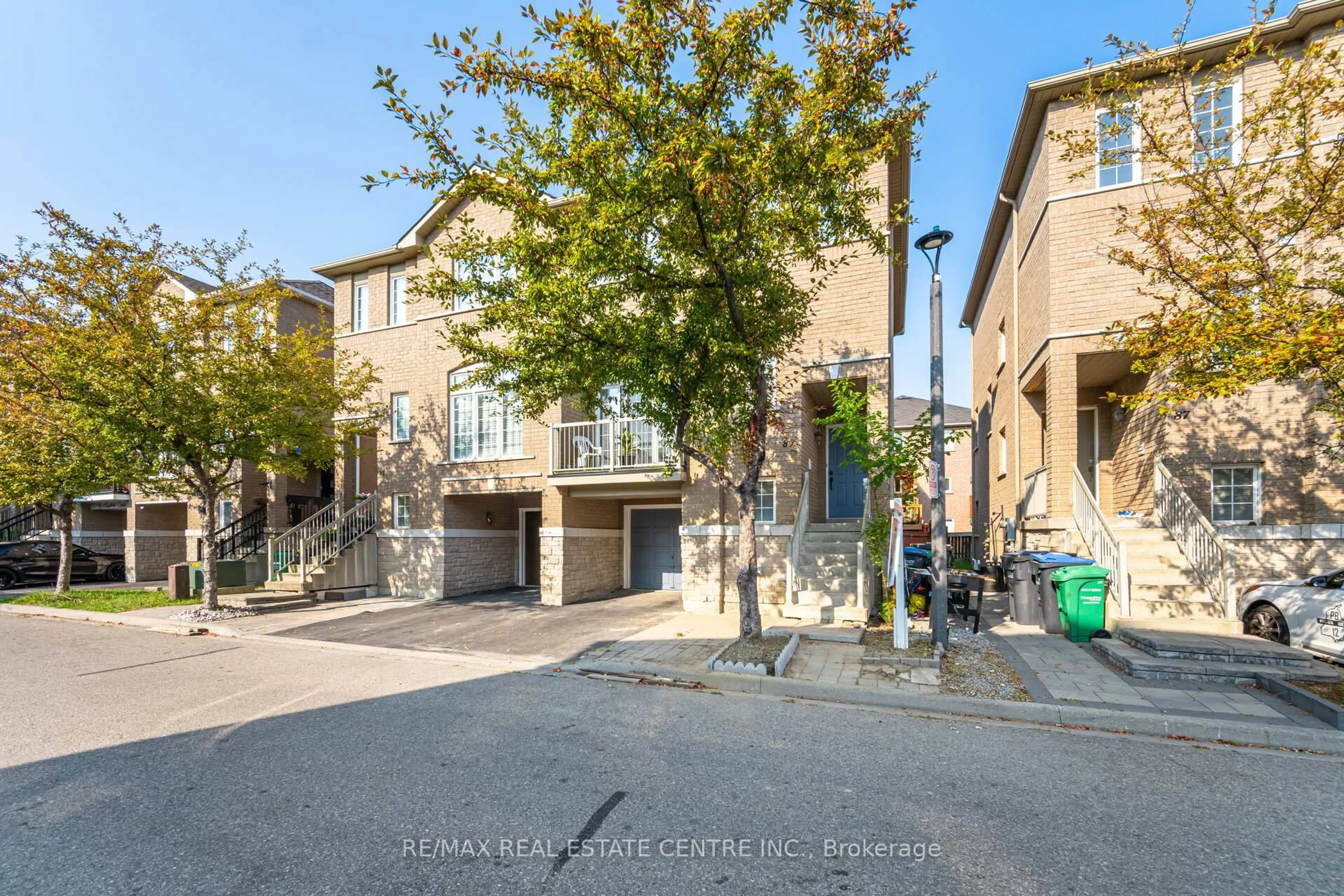 A pic from outside/outdoor area/front of a property/back of a property/a pic from drone, street for 7155 Magistrate Terr #89, Mississauga Ontario L5W 1Y8