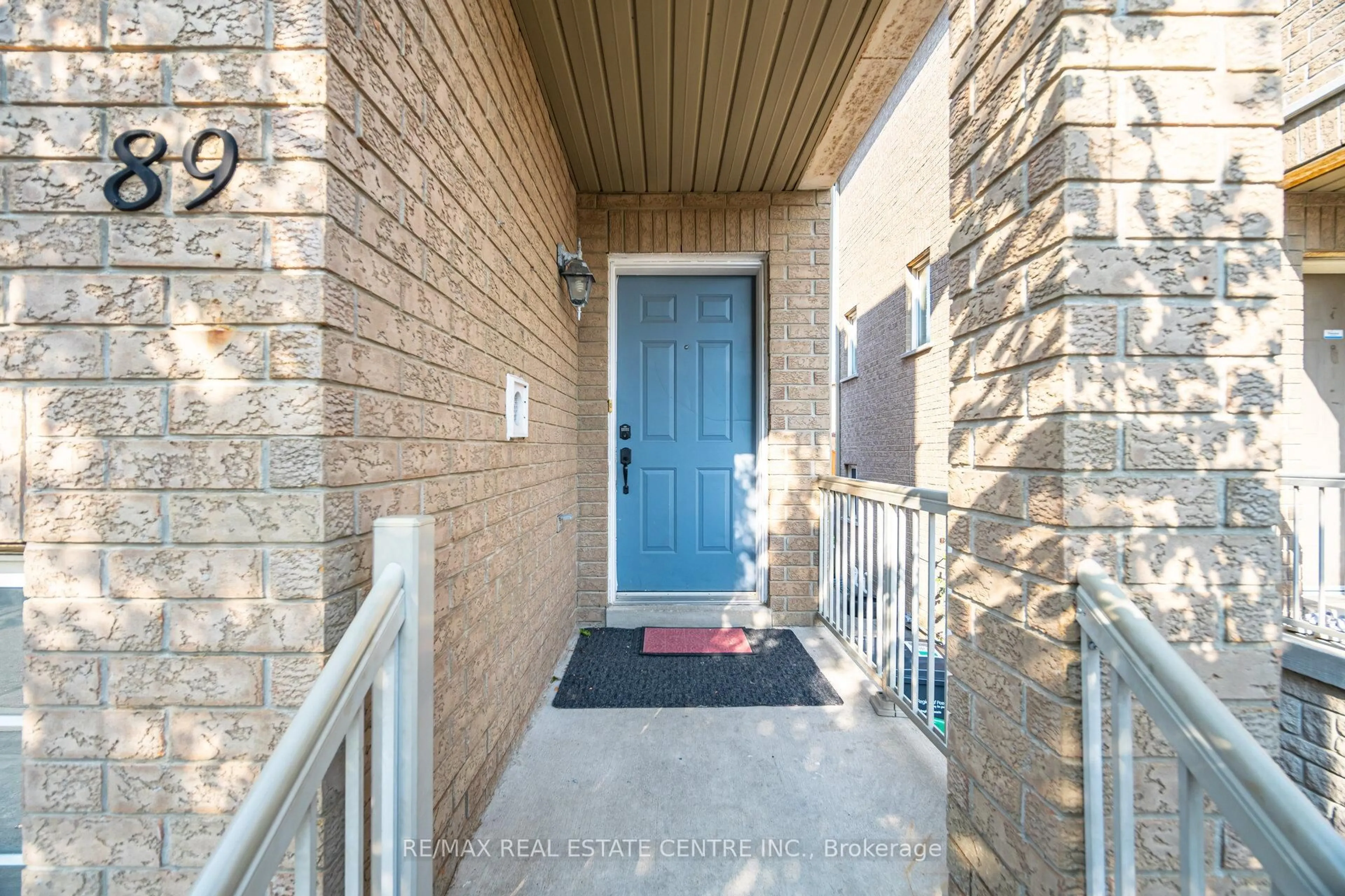 Indoor entryway for 7155 Magistrate Terr #89, Mississauga Ontario L5W 1Y8
