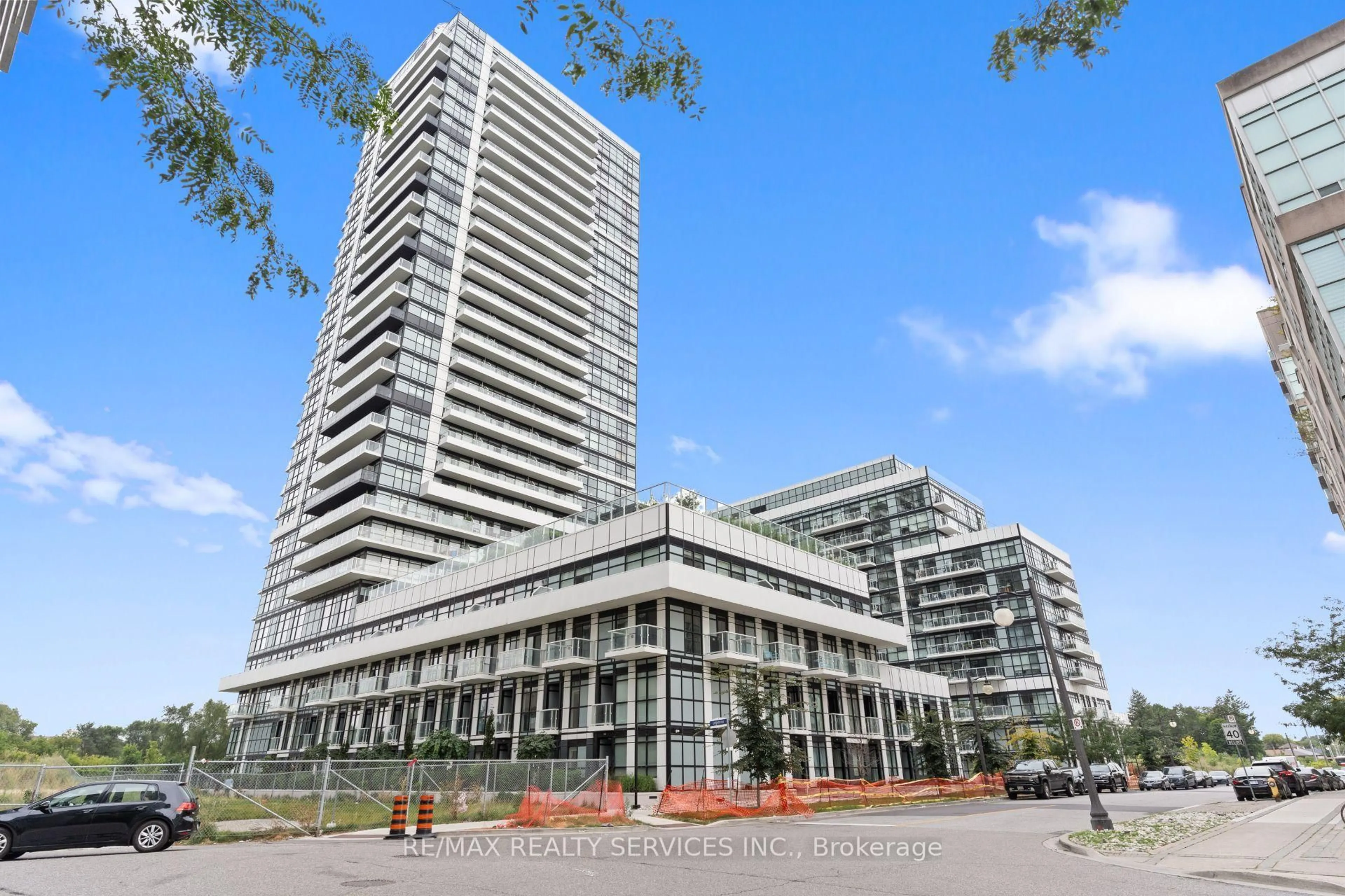 Indoor foyer for 251 Manitoba St #115, Toronto Ontario M8Y 0A7
