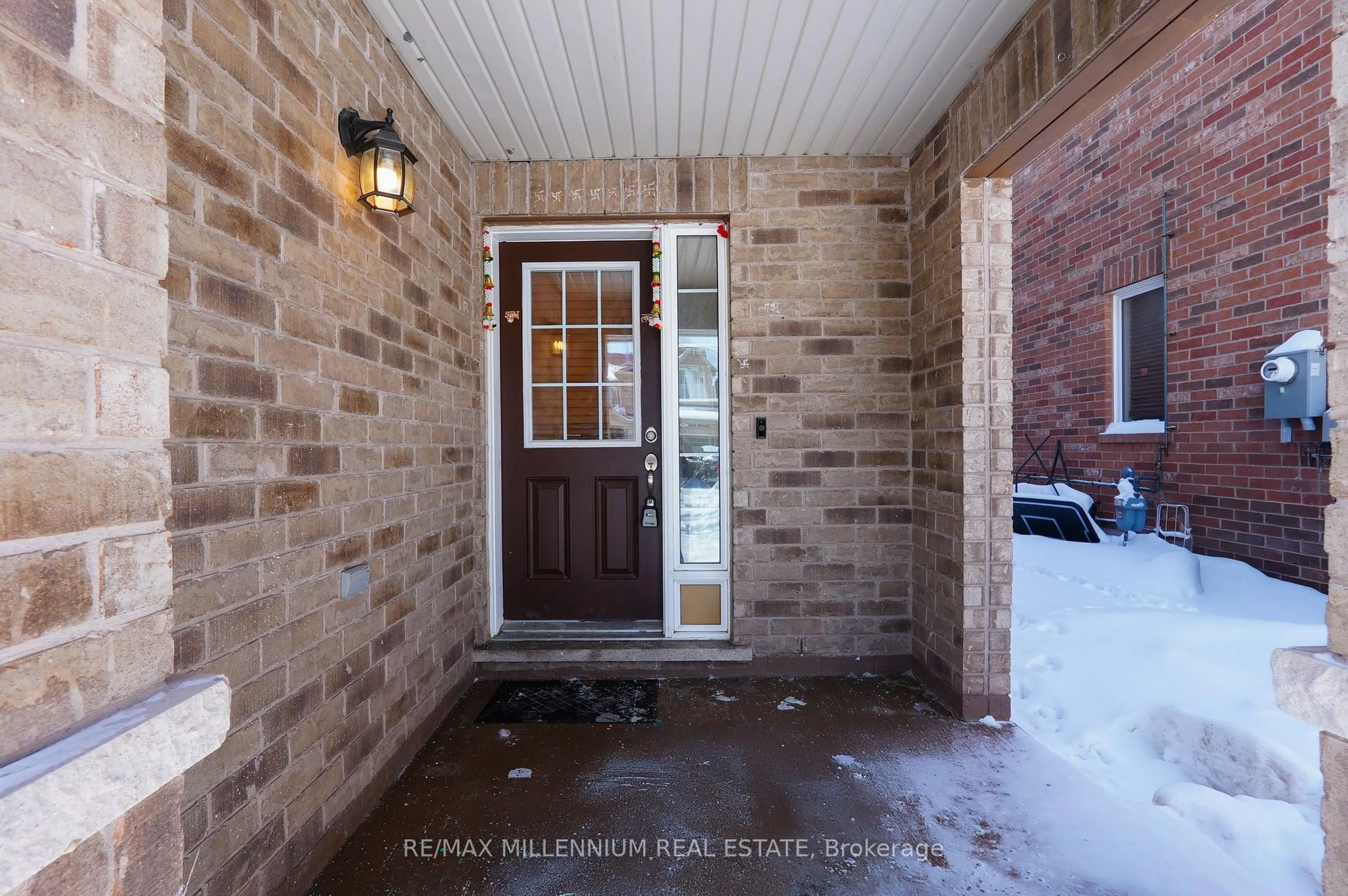Indoor entryway for 74 Lathbury St, Brampton Ontario L7A 0R8