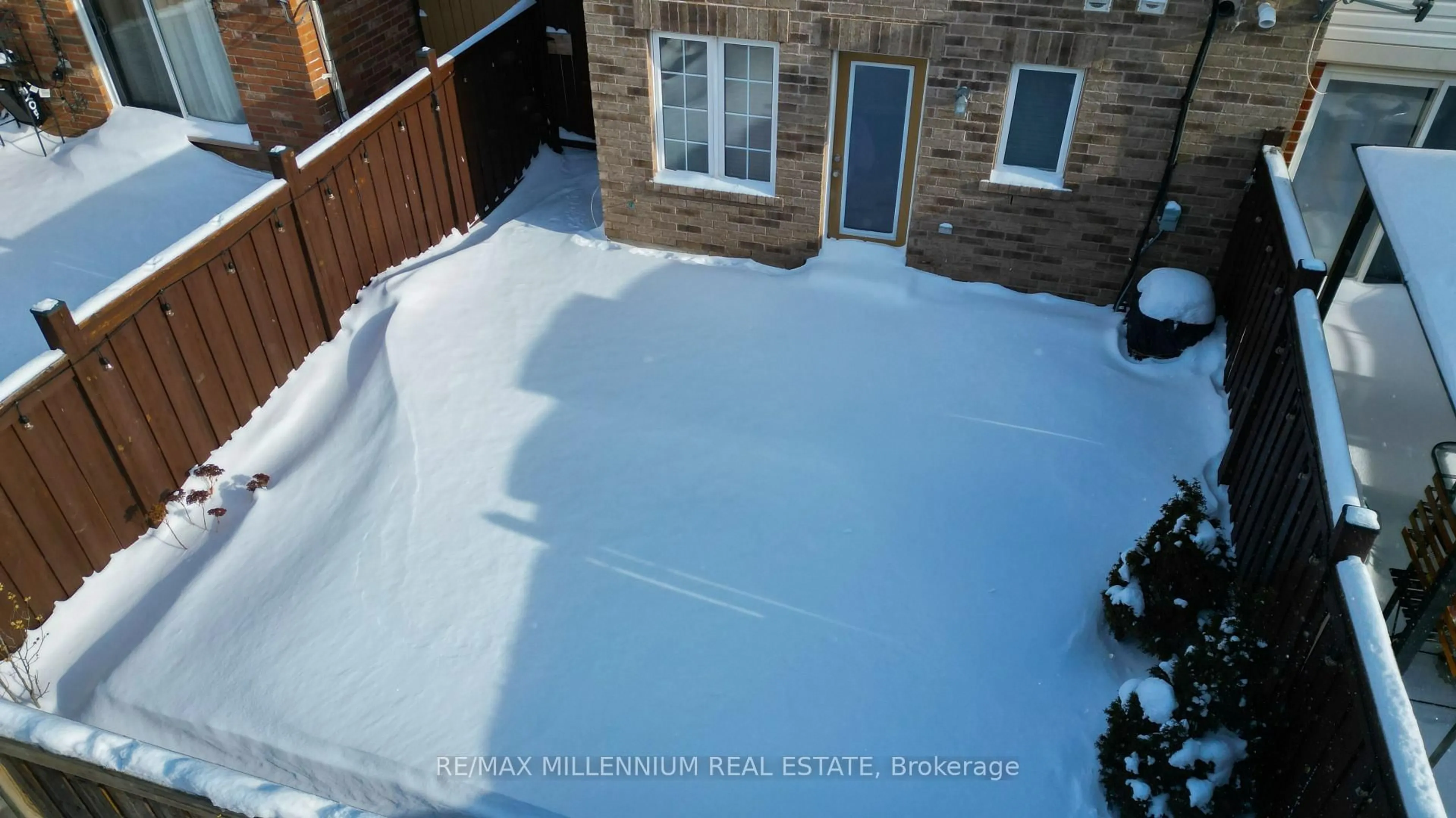 A pic from outside/outdoor area/front of a property/back of a property/a pic from drone, street for 74 Lathbury St, Brampton Ontario L7A 0R8