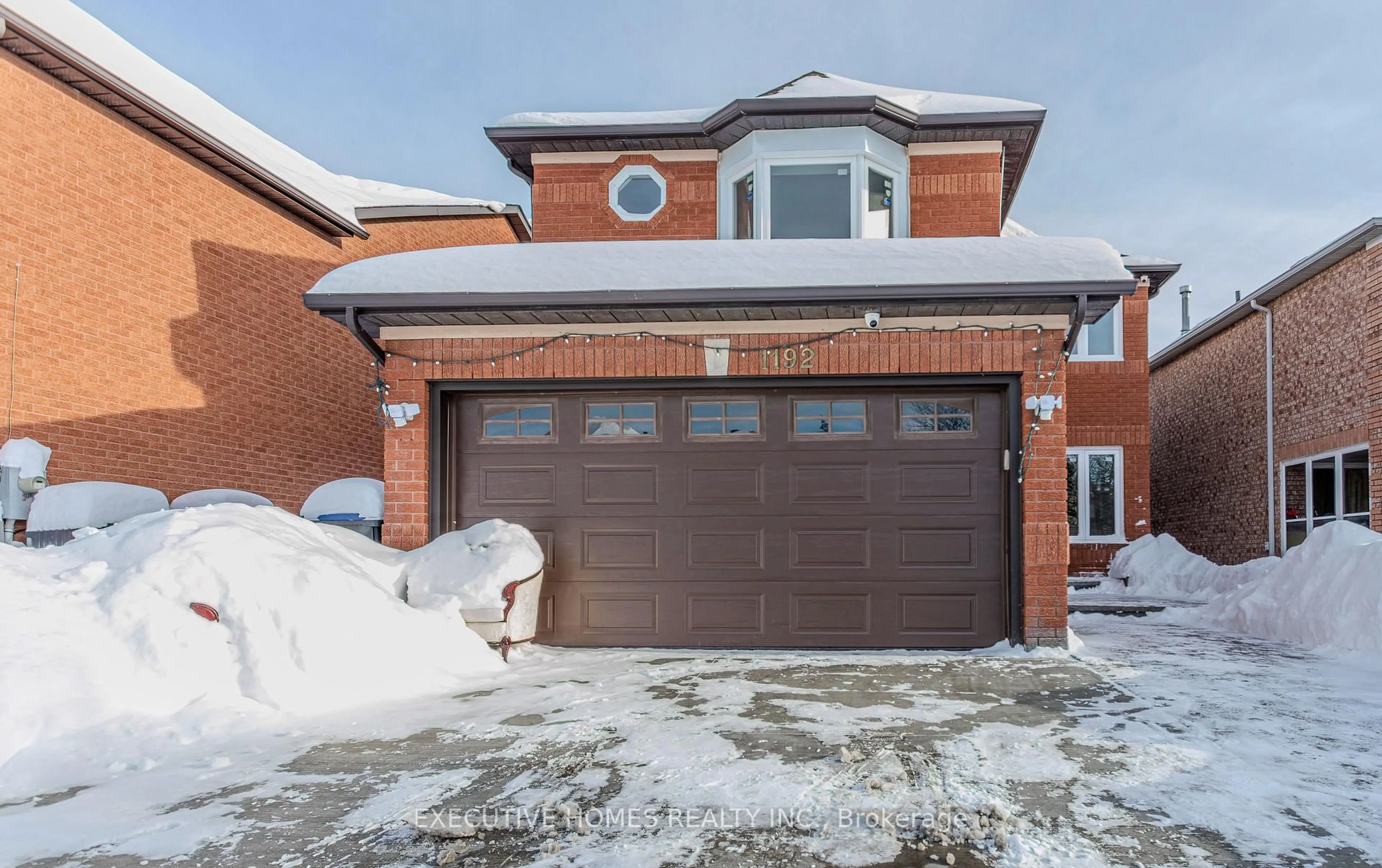 Home with brick exterior material, street for 1192 Dream Crest Rd, Mississauga Ontario L5V 1N7