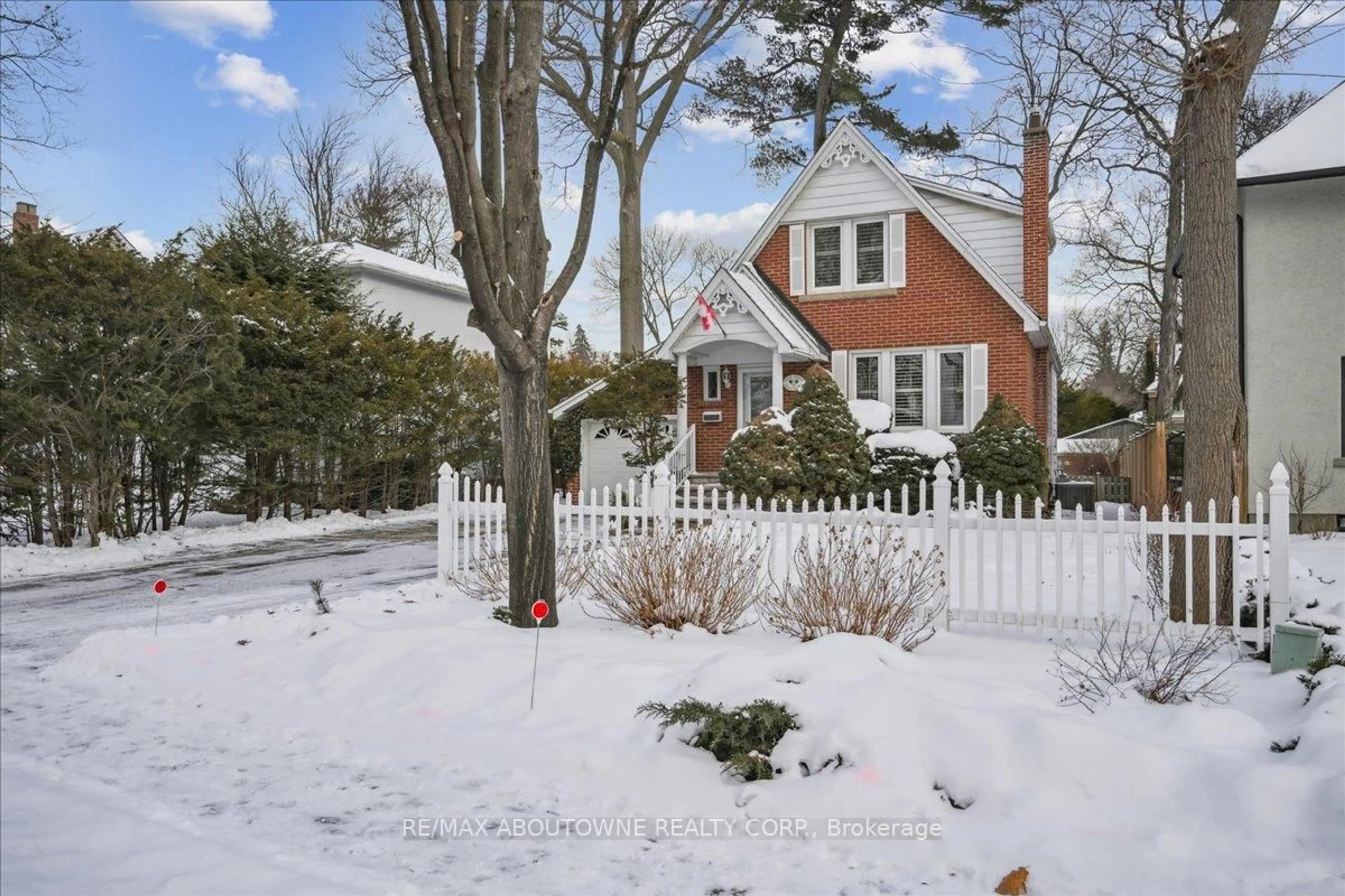 Unknown for 343 Douglas Ave, Oakville Ontario L6J 3S7