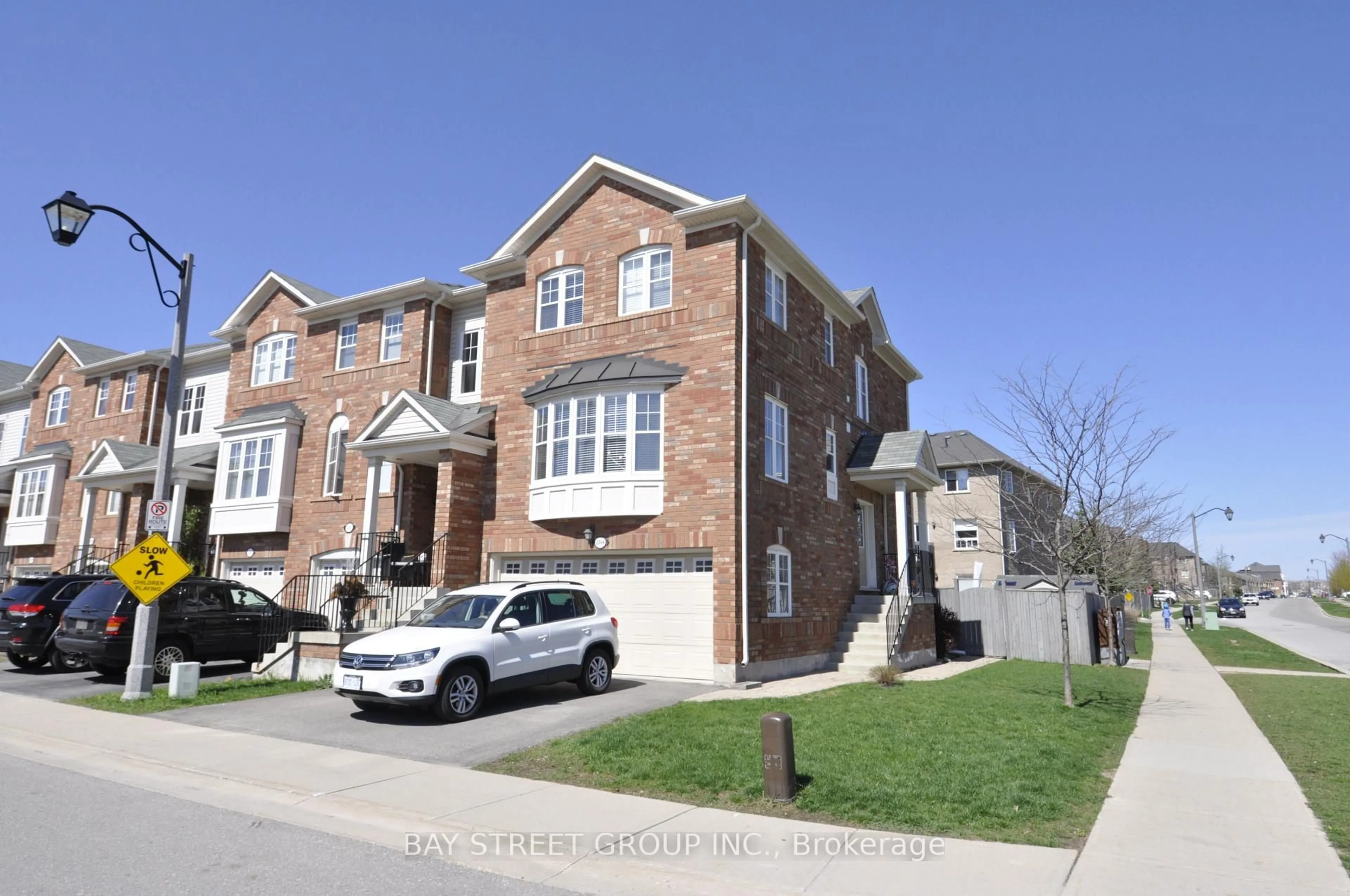 Home with brick exterior material, street for 2266 Baronwood Dr, Oakville Ontario L6M 0G6