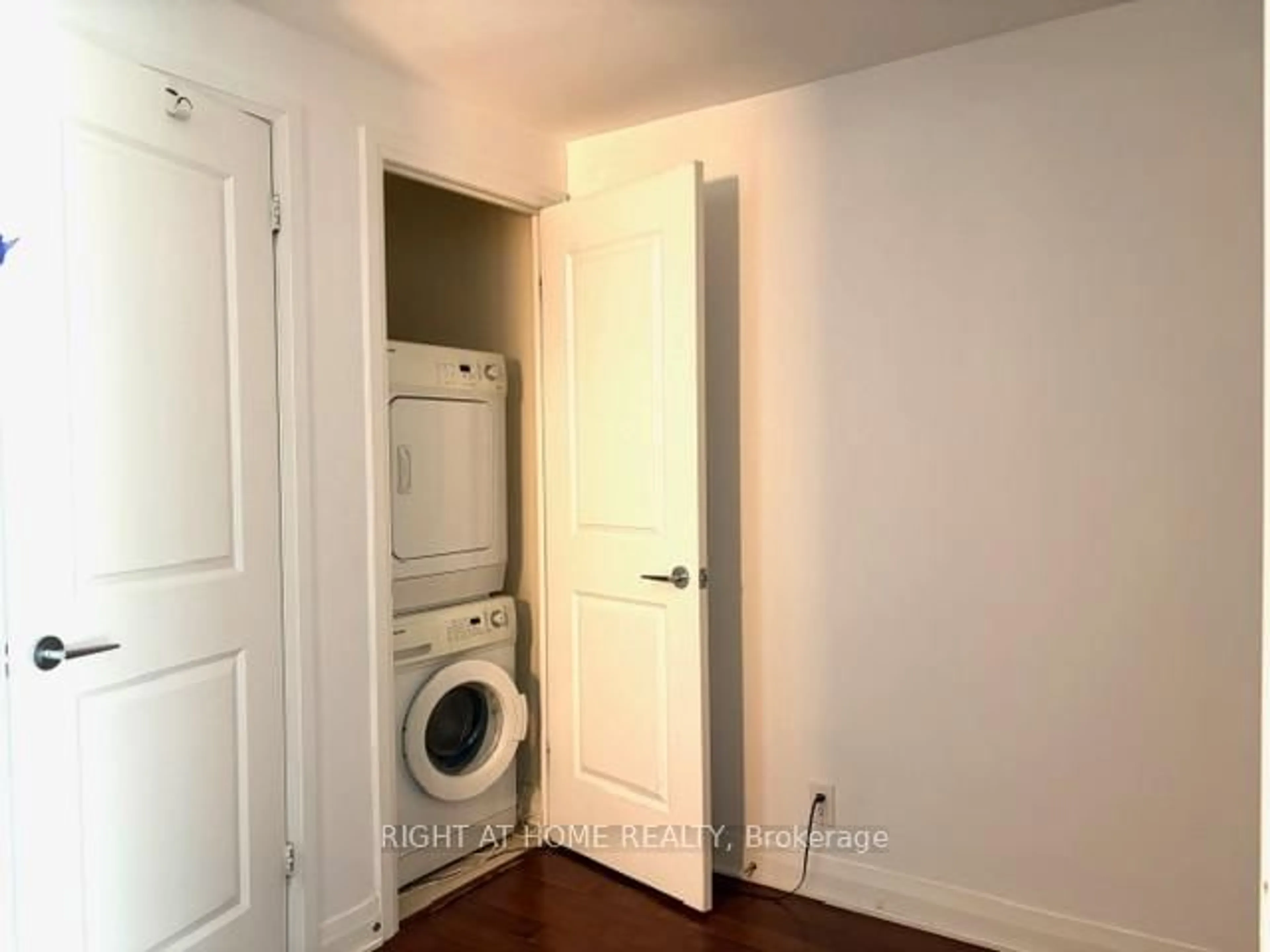 A pic of a room for 1055 Southdown Rd #502, Mississauga Ontario L5J 0A3