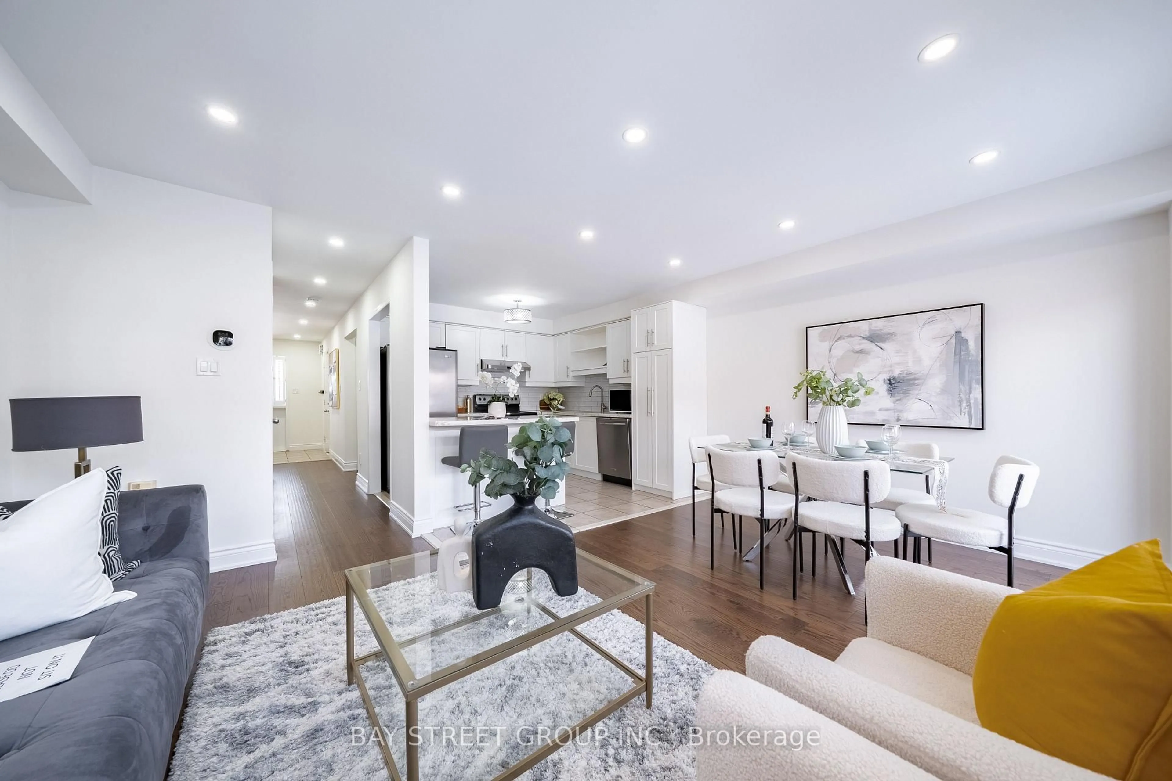 Open concept kitchen, wood/laminate floor for 2398 Nichols Dr, Oakville Ontario L6H 6T1