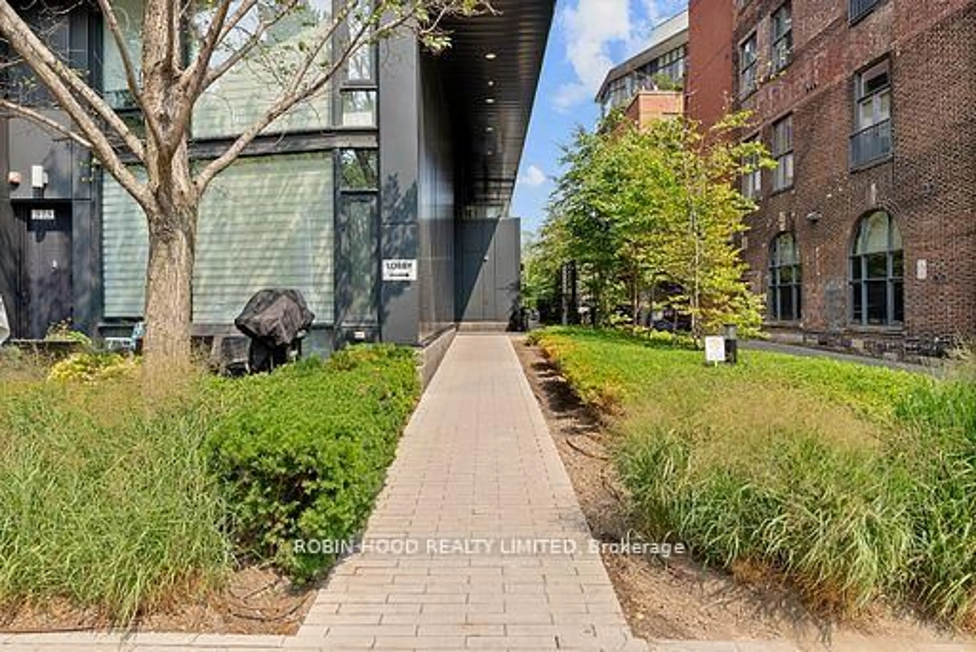 Patio, street for 383 Sorauren Ave #511, Toronto Ontario M6R 0A4