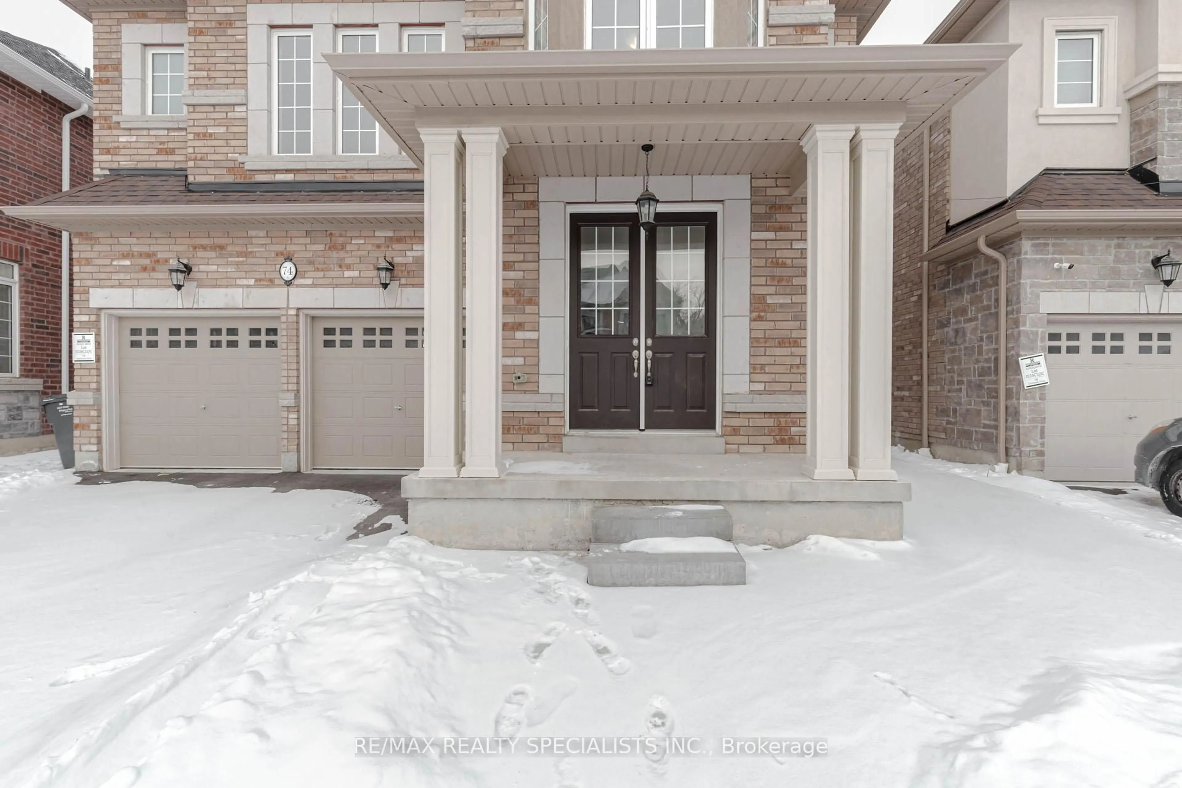 Indoor entryway for 74 Clockwork Dr, Brampton Ontario L7A 5J1