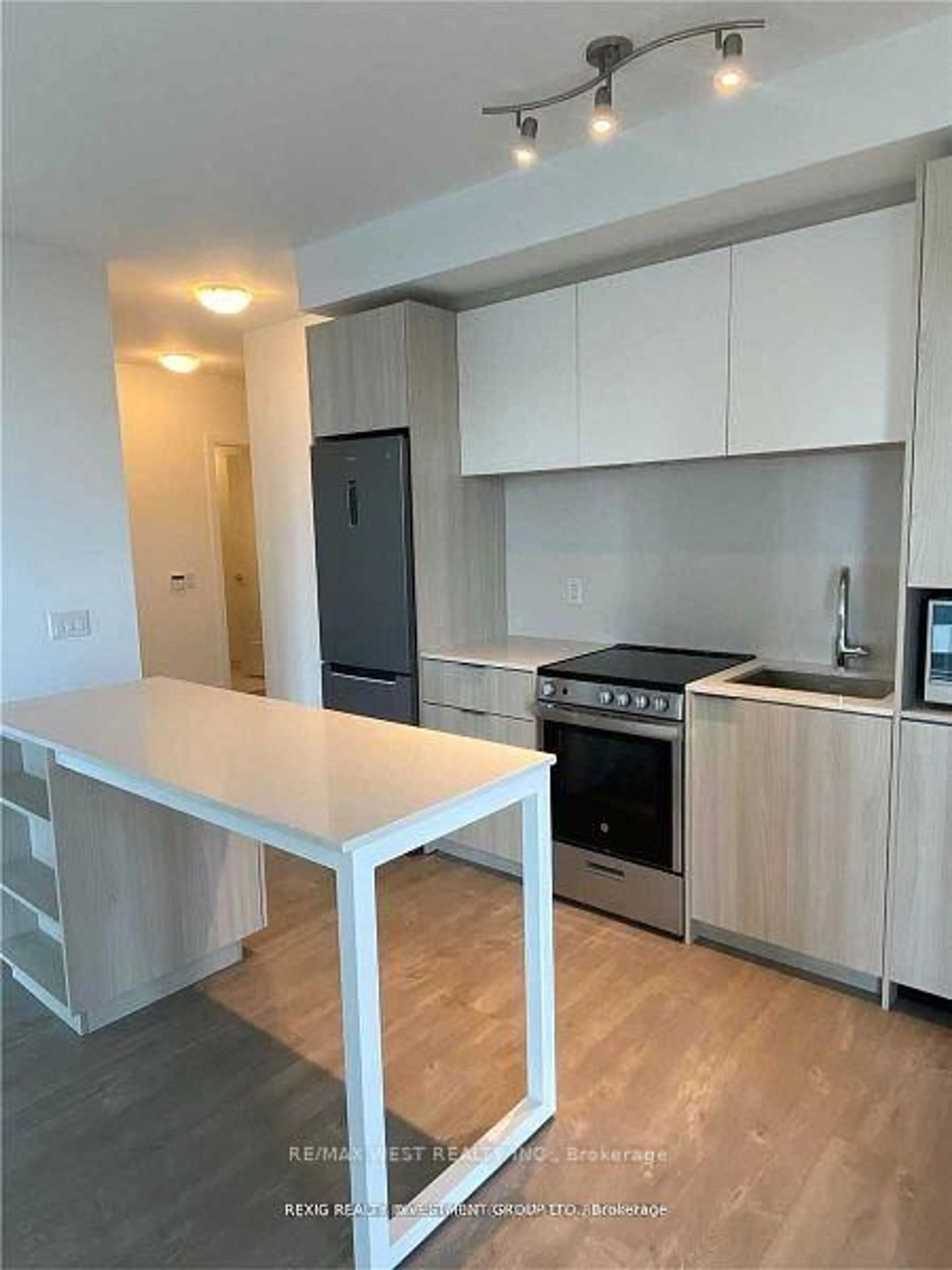 Standard kitchen, unknown for 70 Annie Craig Dr #404, Toronto Ontario M8V 0G2