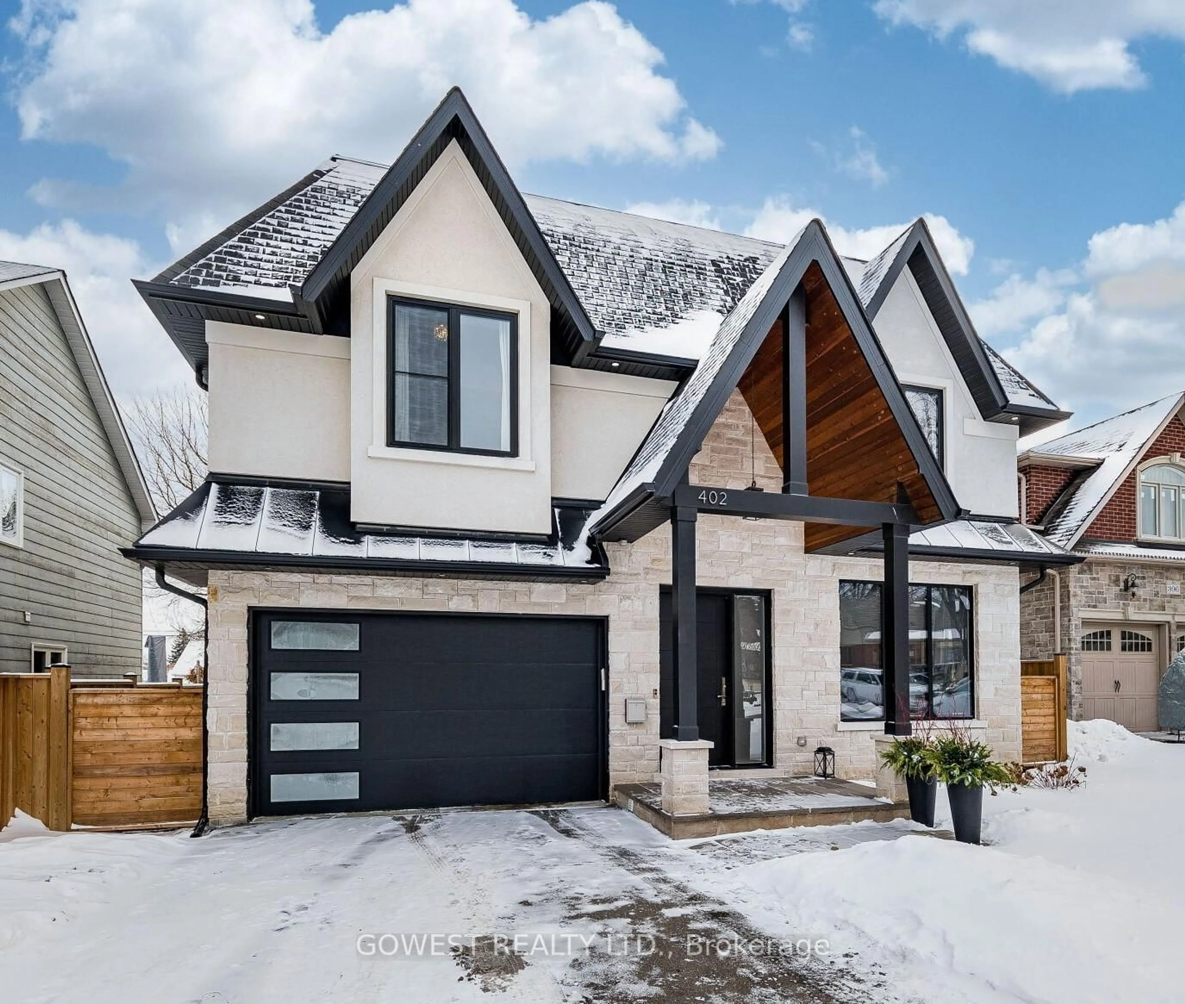 Home with brick exterior material, street for 402 Niar Ave, Mississauga Ontario L5G 1W3