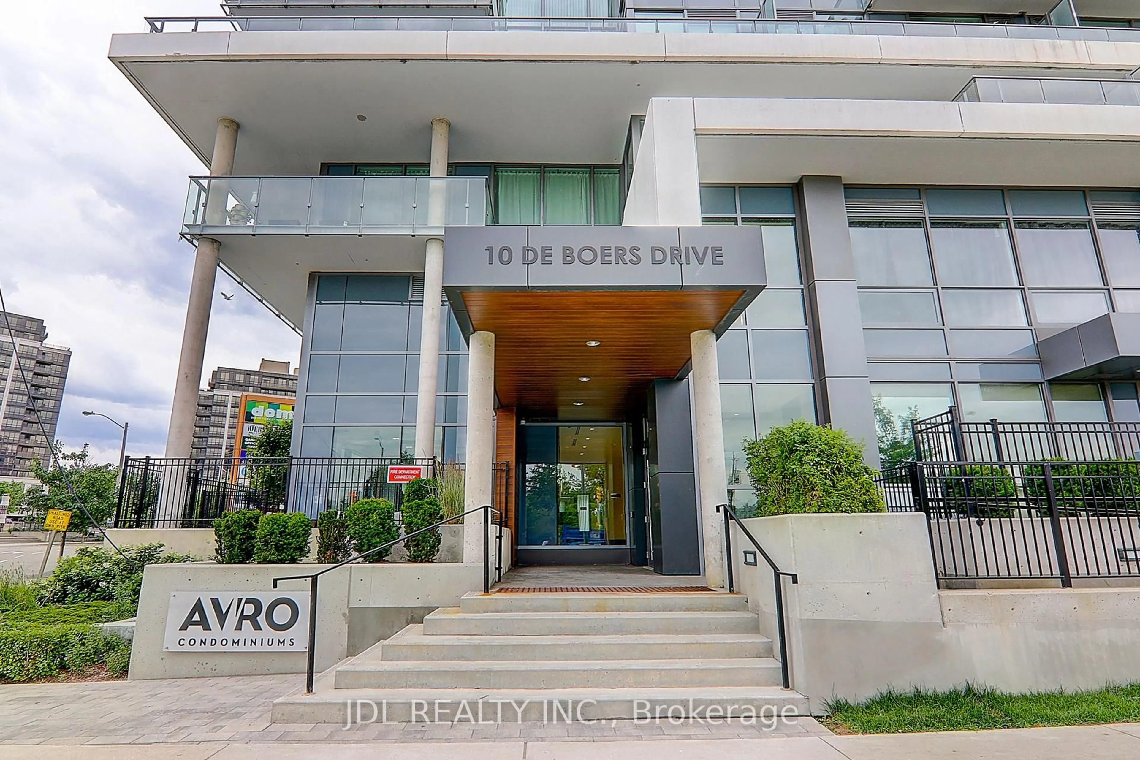 Indoor foyer for 10 De Boers Dr #808, Toronto Ontario M3J 0G5