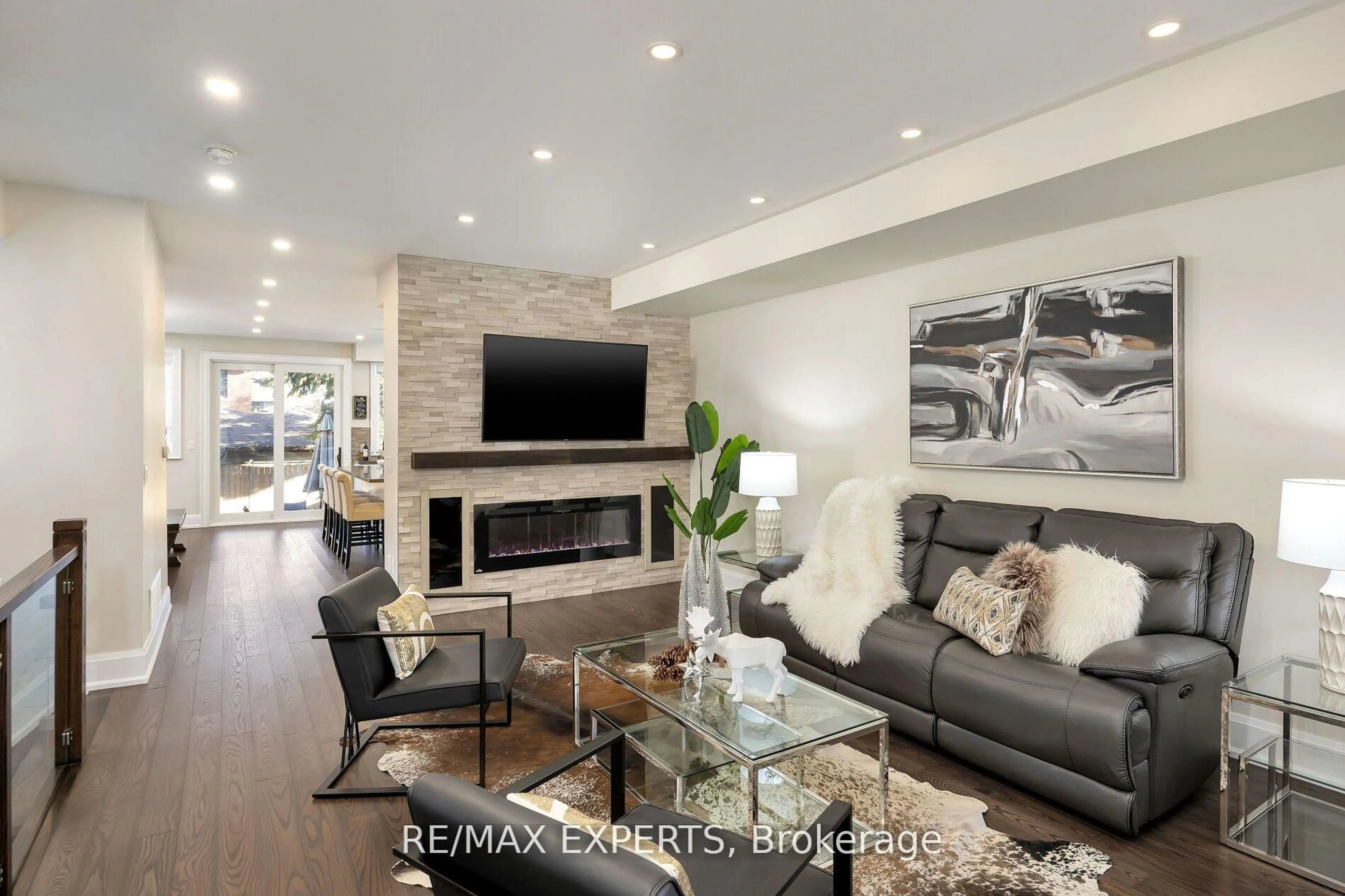 Living room with furniture, unknown for 5 Dartmouth Cres, Toronto Ontario M8V 1W9