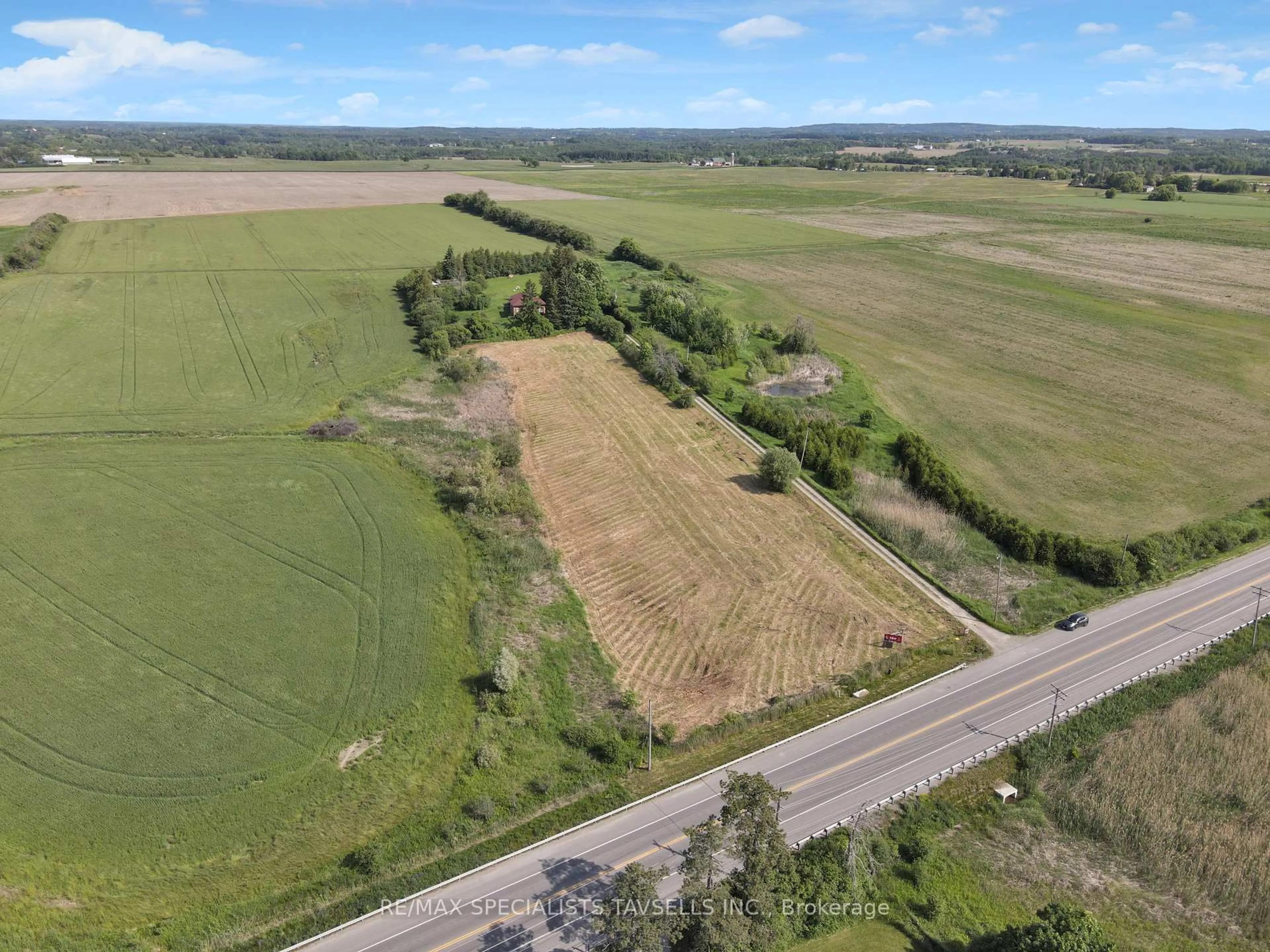 A pic from outside/outdoor area/front of a property/back of a property/a pic from drone, street for 7640 King St, Caledon Ontario L7E 0T7