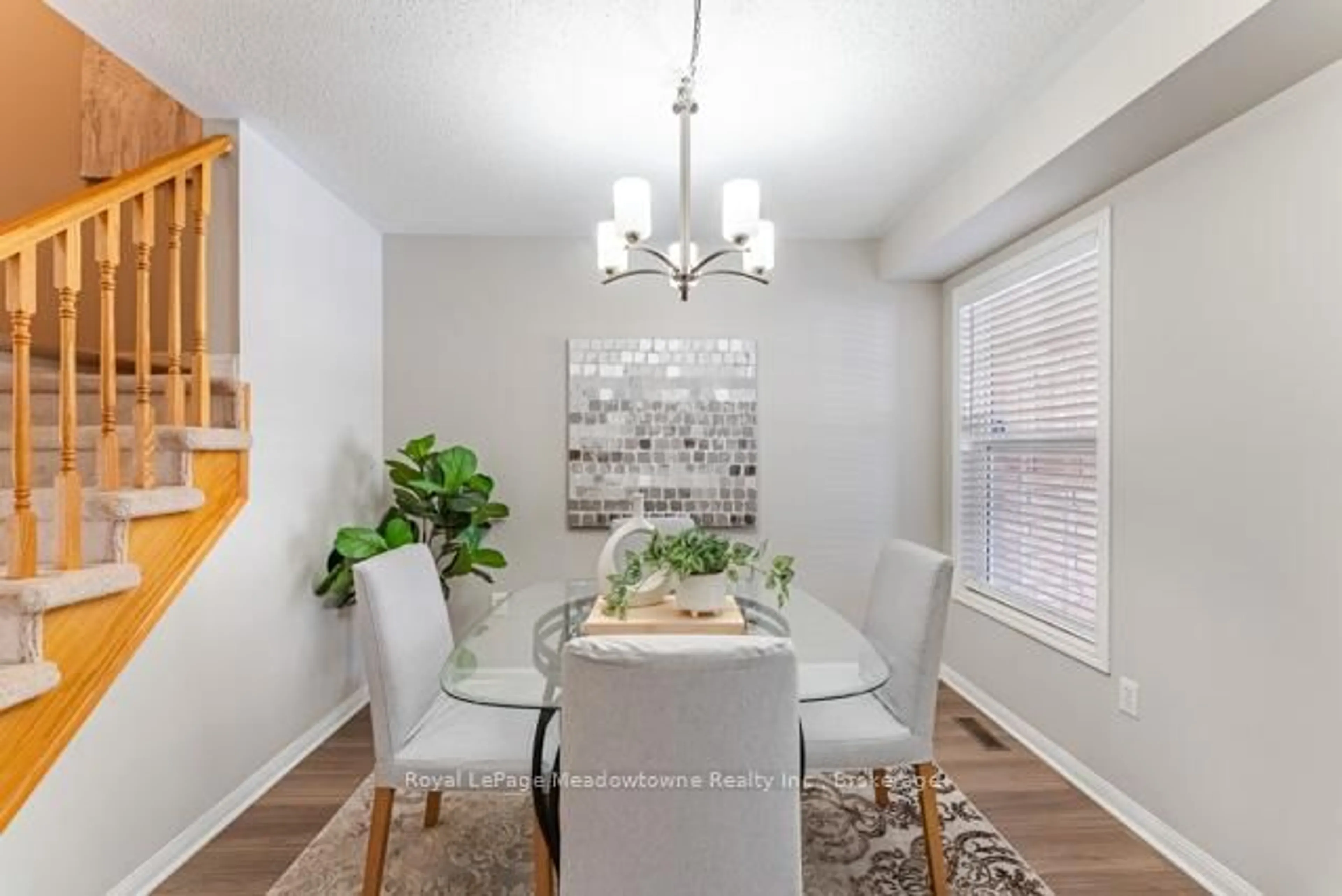 Dining room, unknown for 1637 Stover Cres, Milton Ontario L9T 5N4