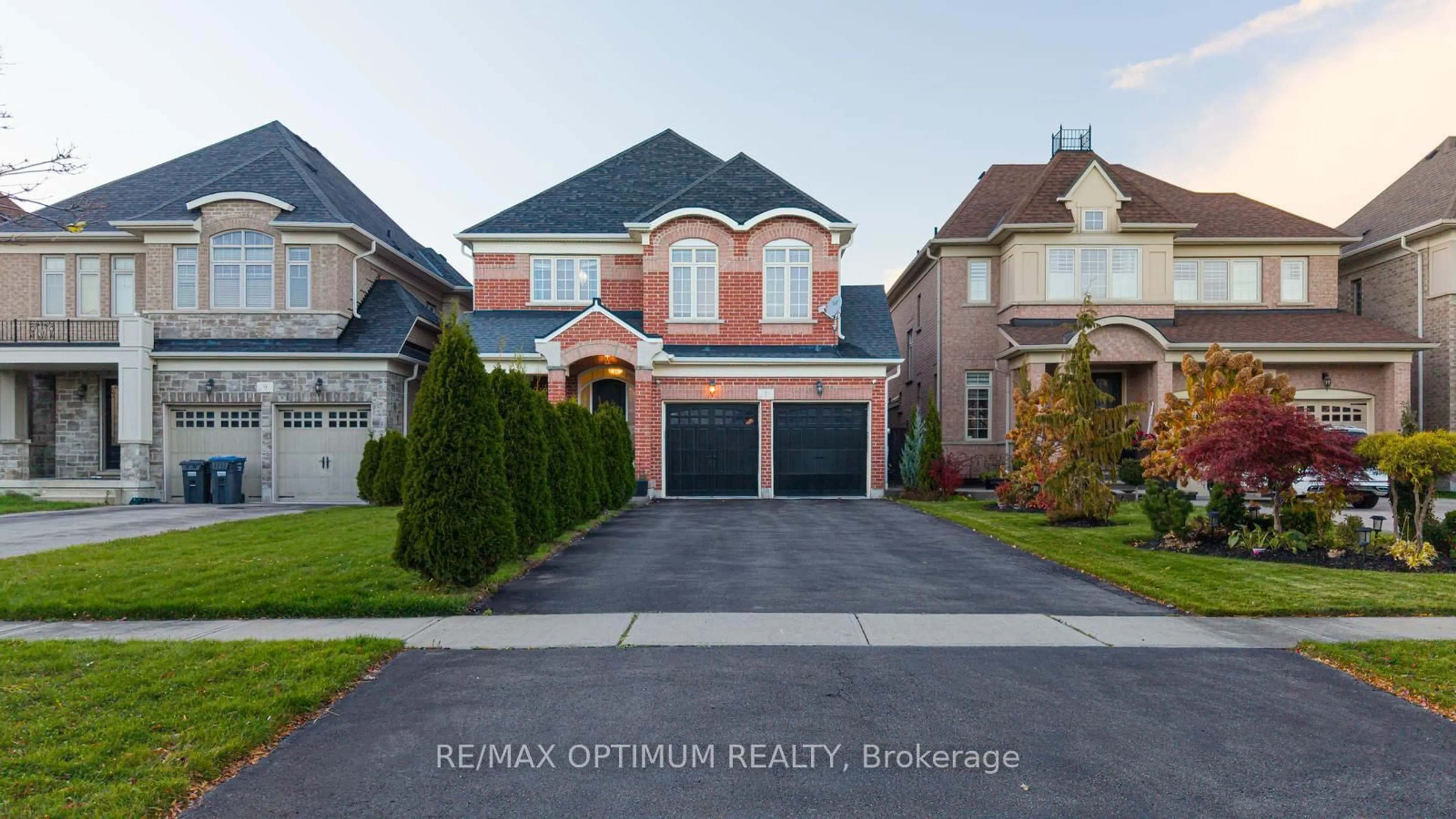 Home with brick exterior material, street for 7 Legendary Circ, Brampton Ontario L6Y 0R9