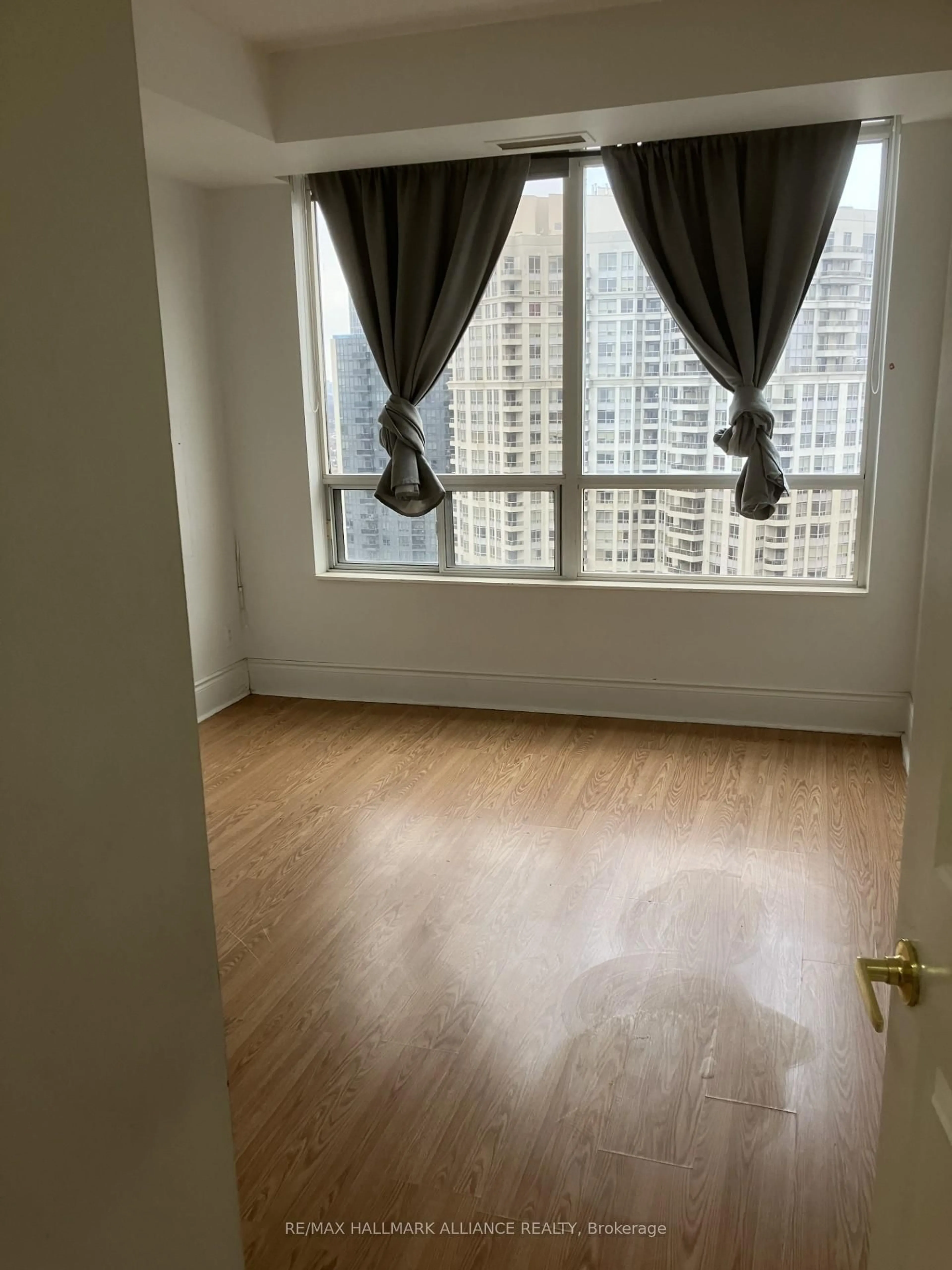 A pic of a room for 3880 DUKE OF YORK BLVD Blvd #3002, Mississauga Ontario L5B 4M7