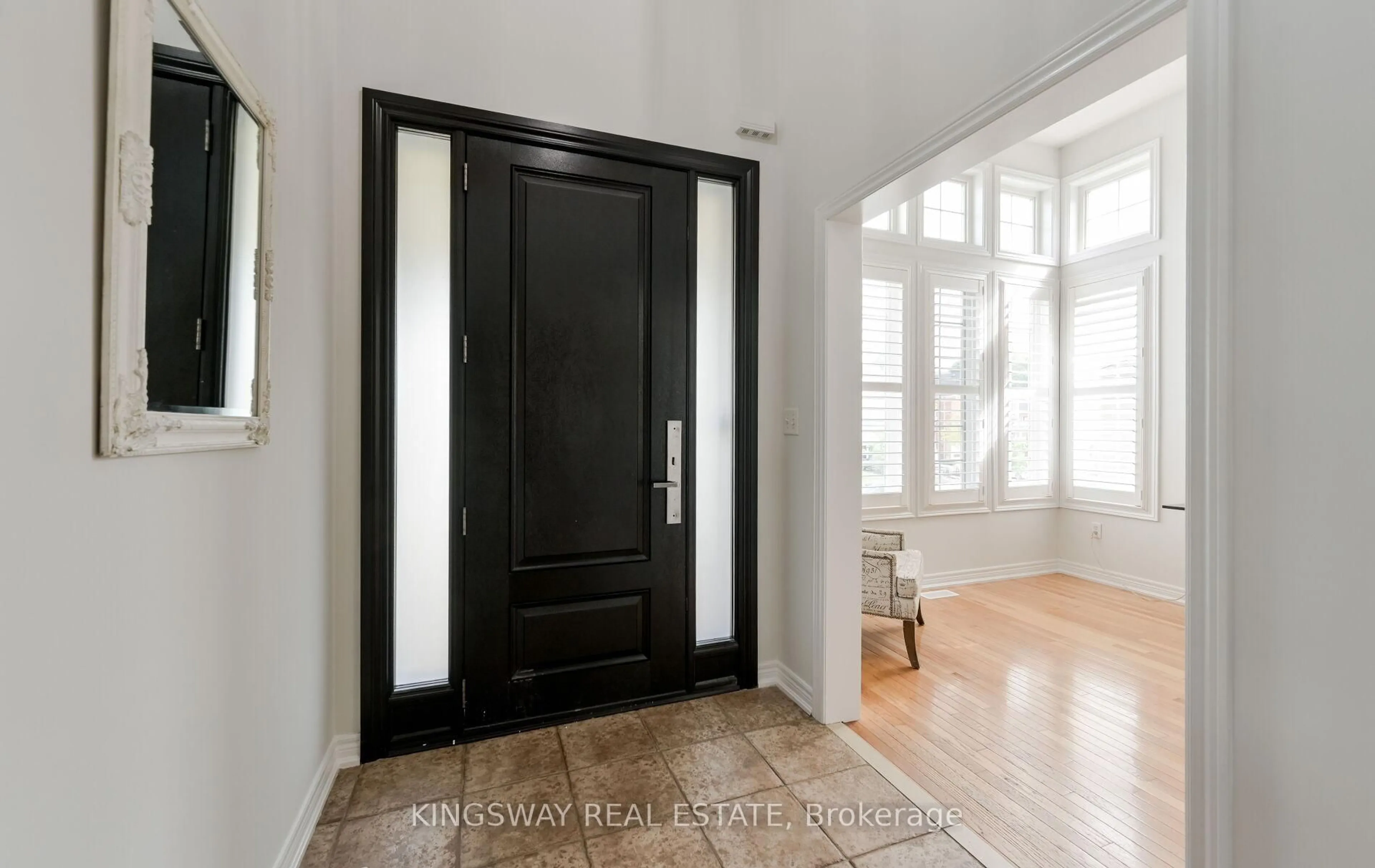 Indoor entryway for 70 Silvervalley Dr, Caledon Ontario L7E 2Z1