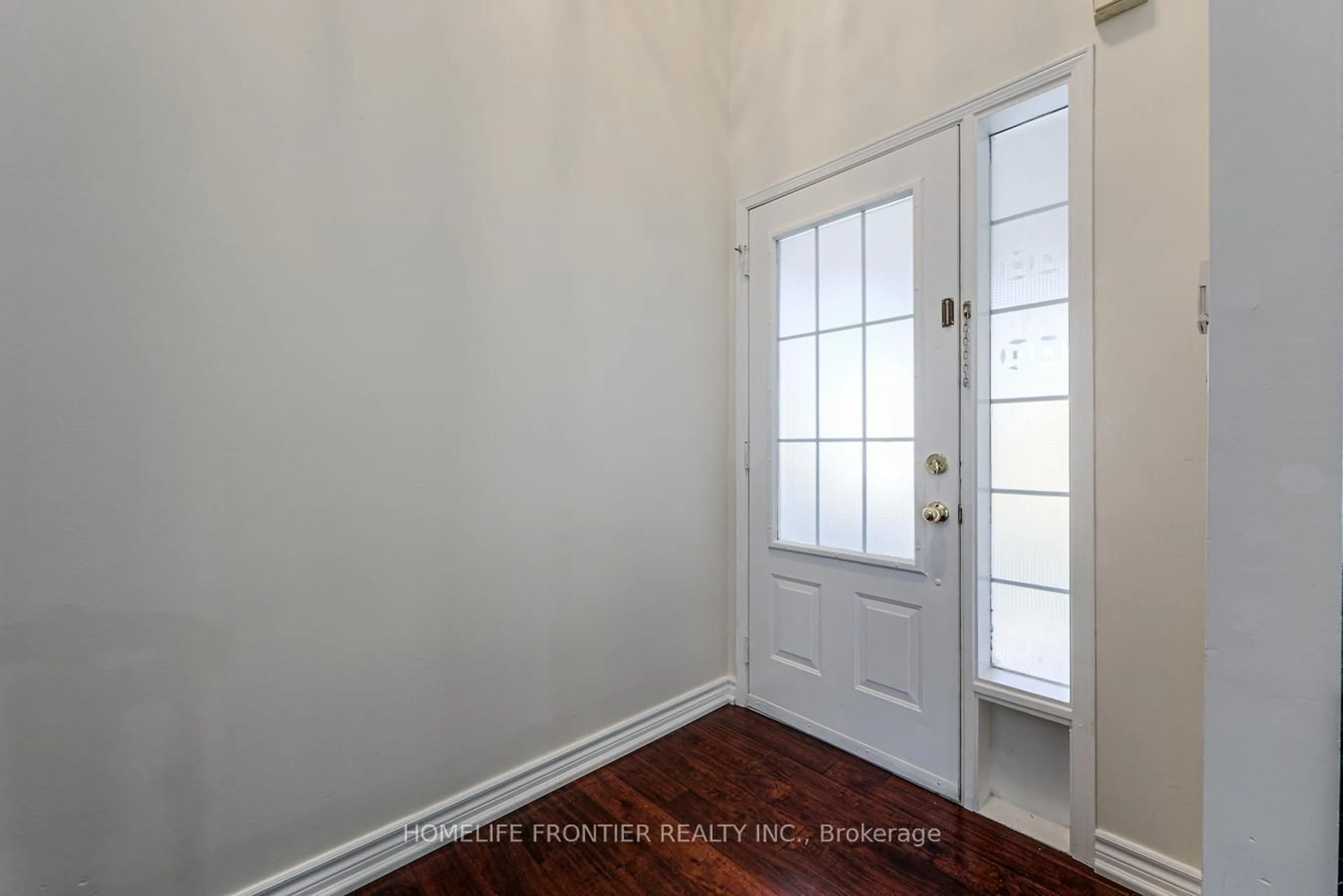 Indoor entryway for 3391 Bruzan Cres, Mississauga Ontario L5N 8M2