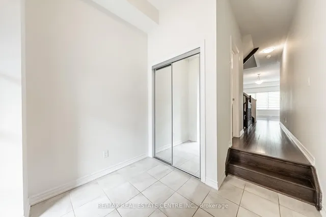 391 Athabasca Common, Oakville 5