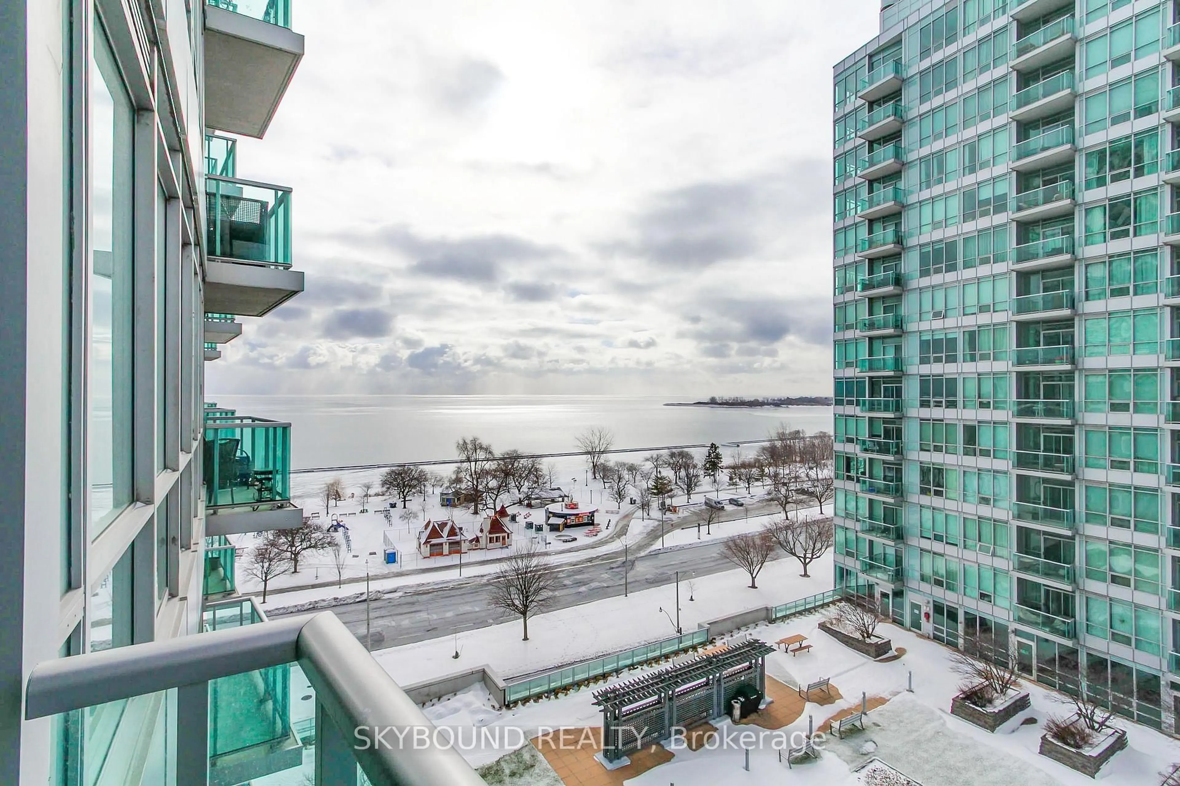 Patio, water/lake/river/ocean view for 1900 Lake Shore Blvd #1006, Toronto Ontario M6S 1A4