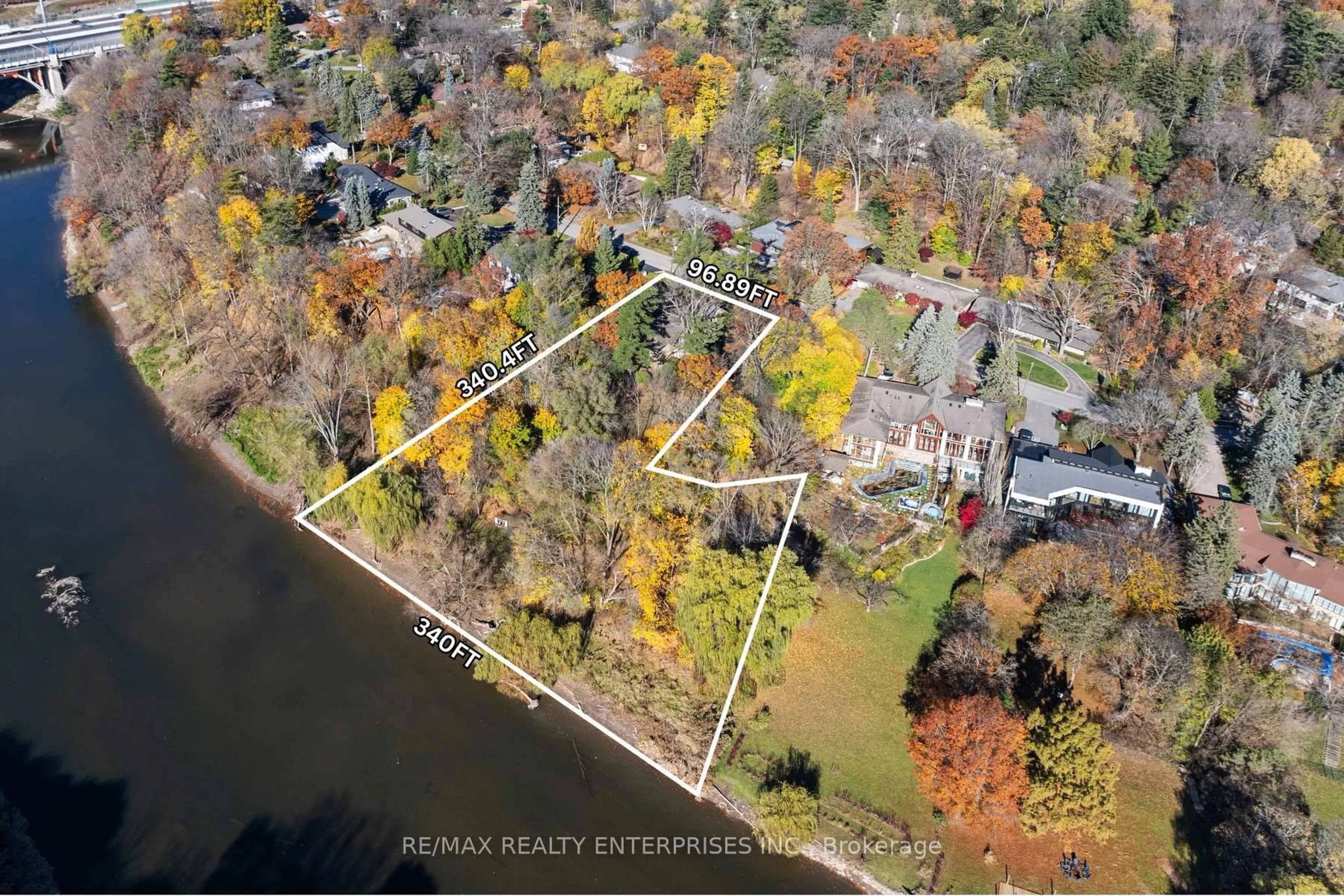 A pic from outside/outdoor area/front of a property/back of a property/a pic from drone, water/lake/river/ocean view for 1520 Pinetree Cres, Mississauga Ontario L5G 2S8